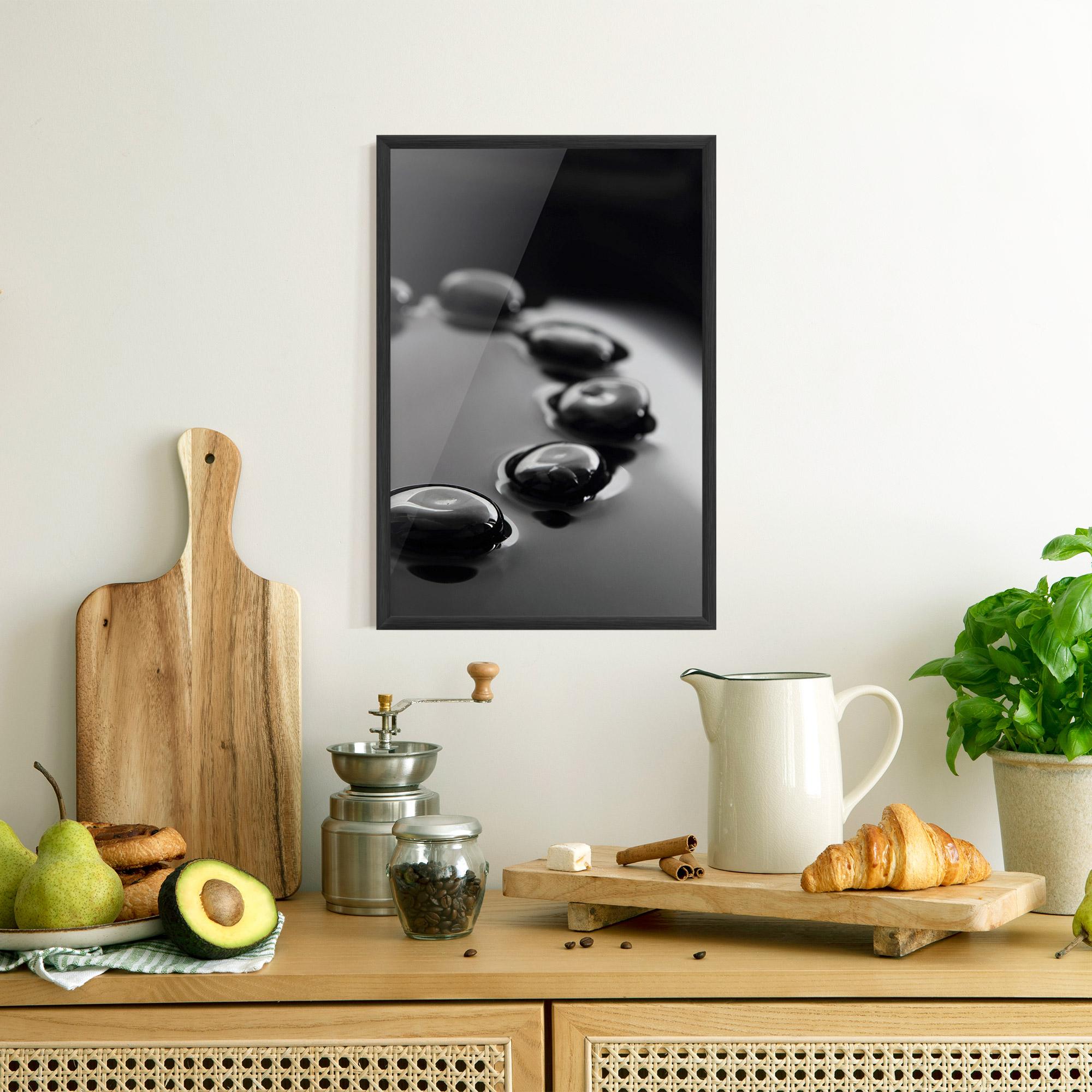 Gerahmte Poster Black Small Stones mockup 8