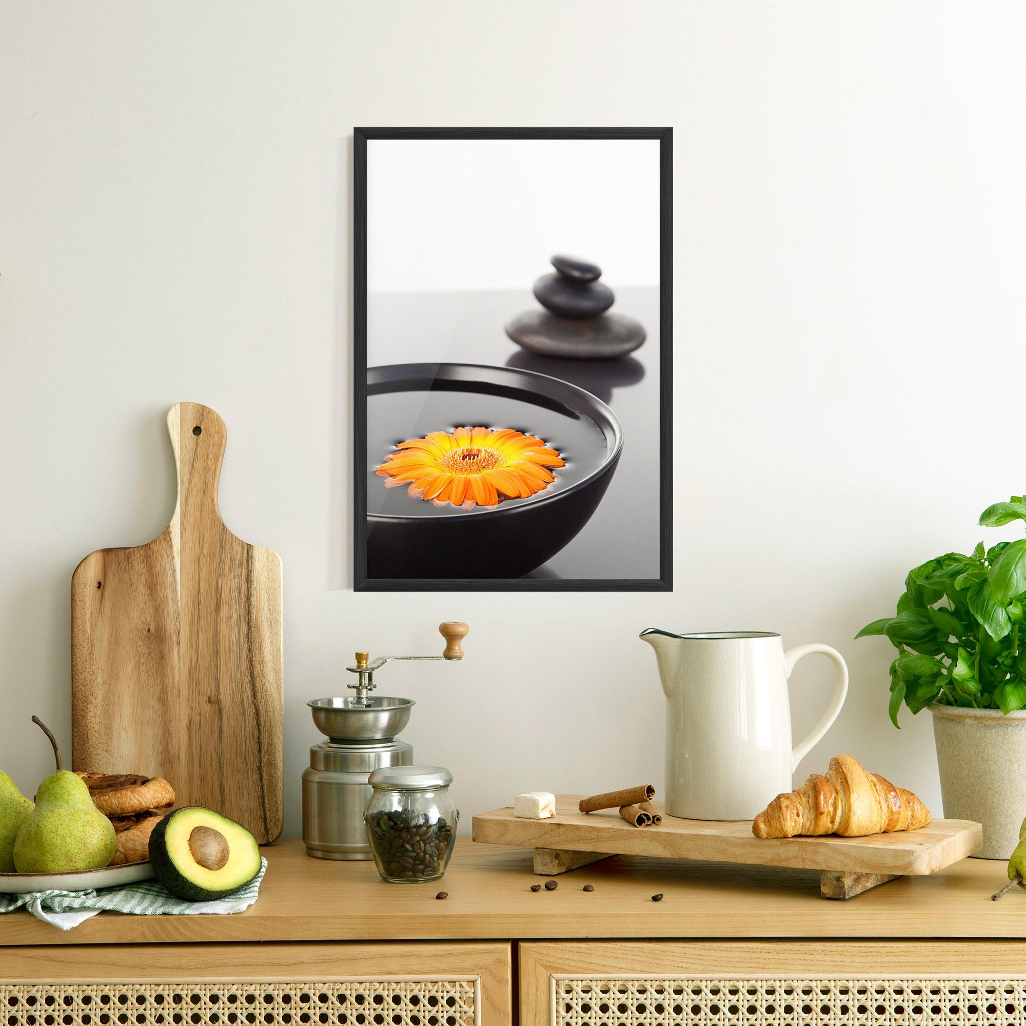 Gerahmte Poster Stone Orange Flower mockup 8