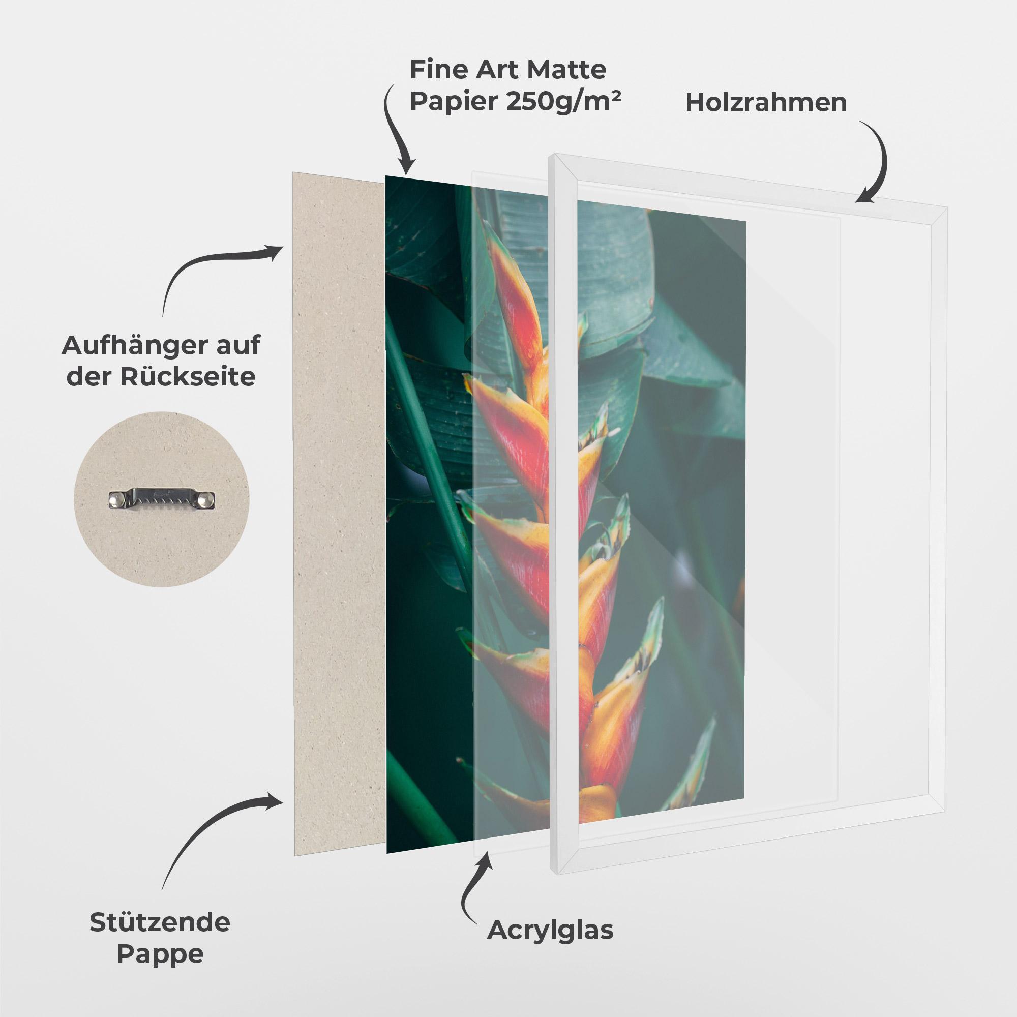 Gerahmte Poster Red Orange Exotic mockup 1