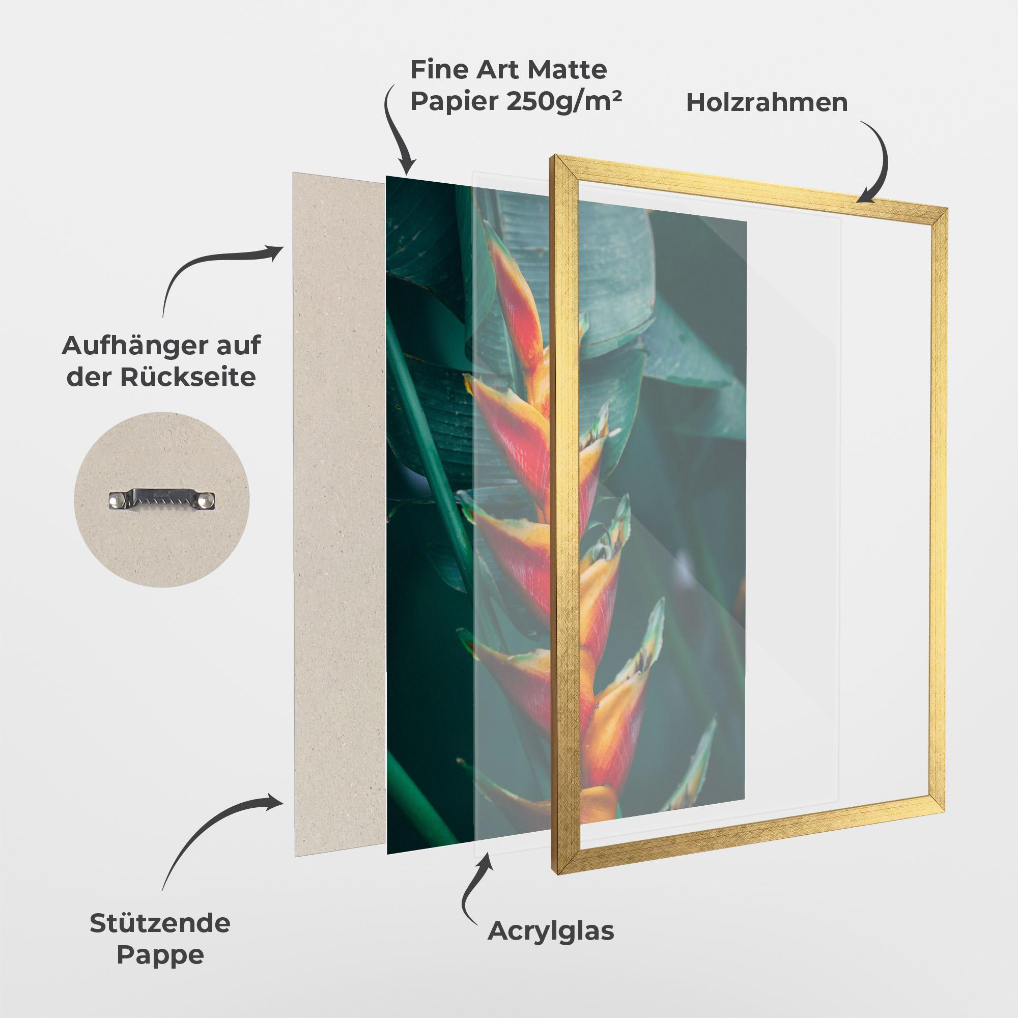 Gerahmte Poster Red Orange Exotic mockup 1