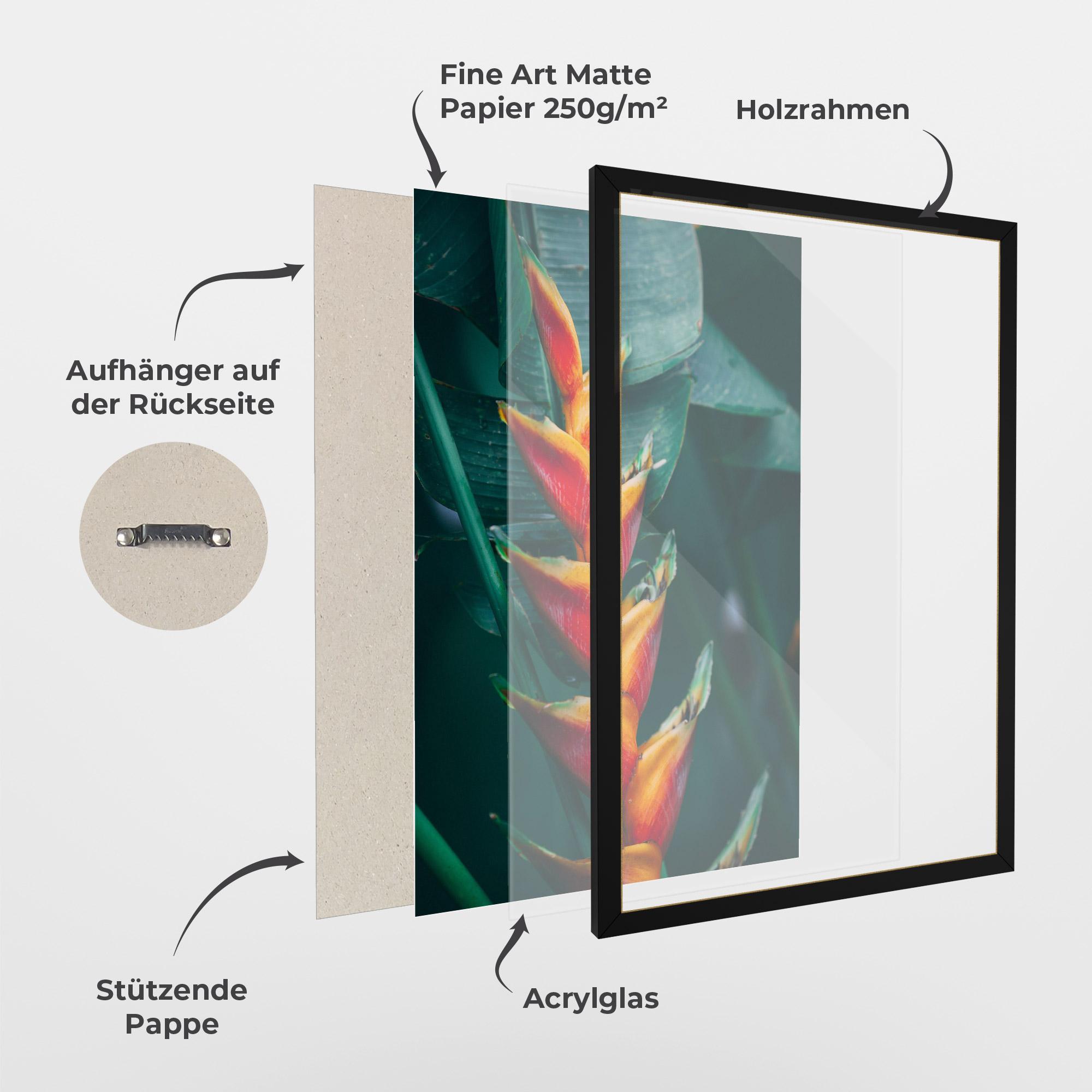 Gerahmte Poster Red Orange Exotic mockup 1