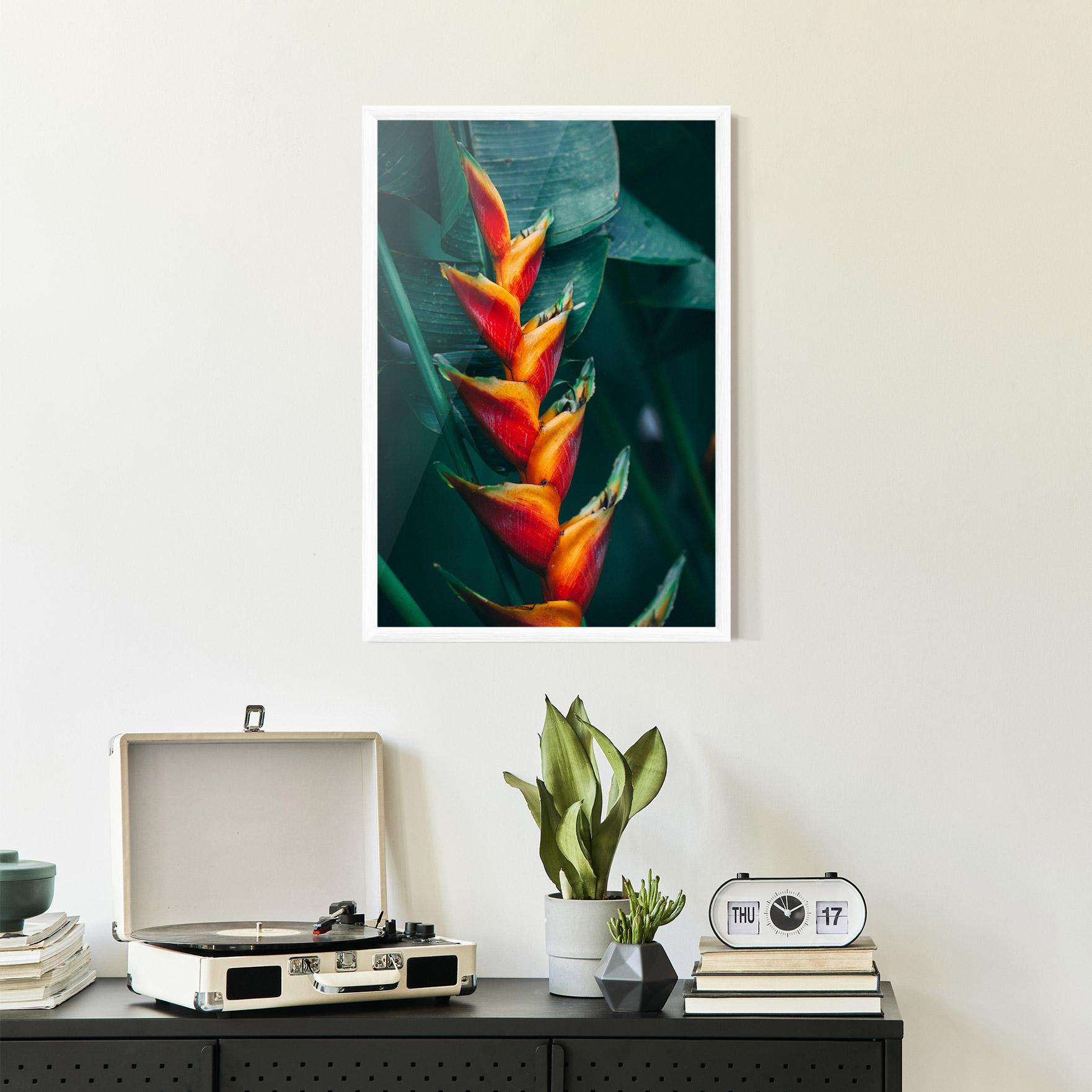 Gerahmte Poster Red Orange Exotic mockup 2