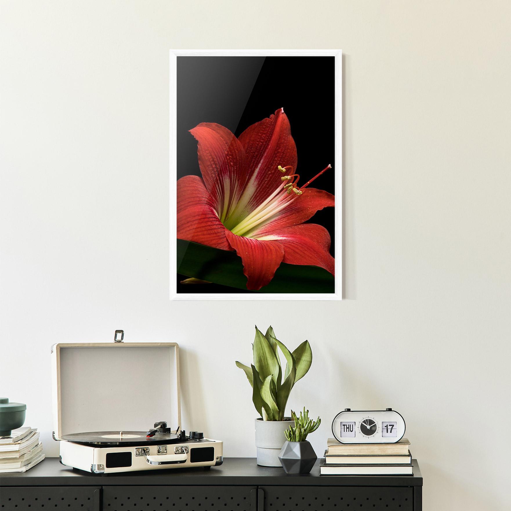 Gerahmte Poster Red Yellow Exotic mockup 2