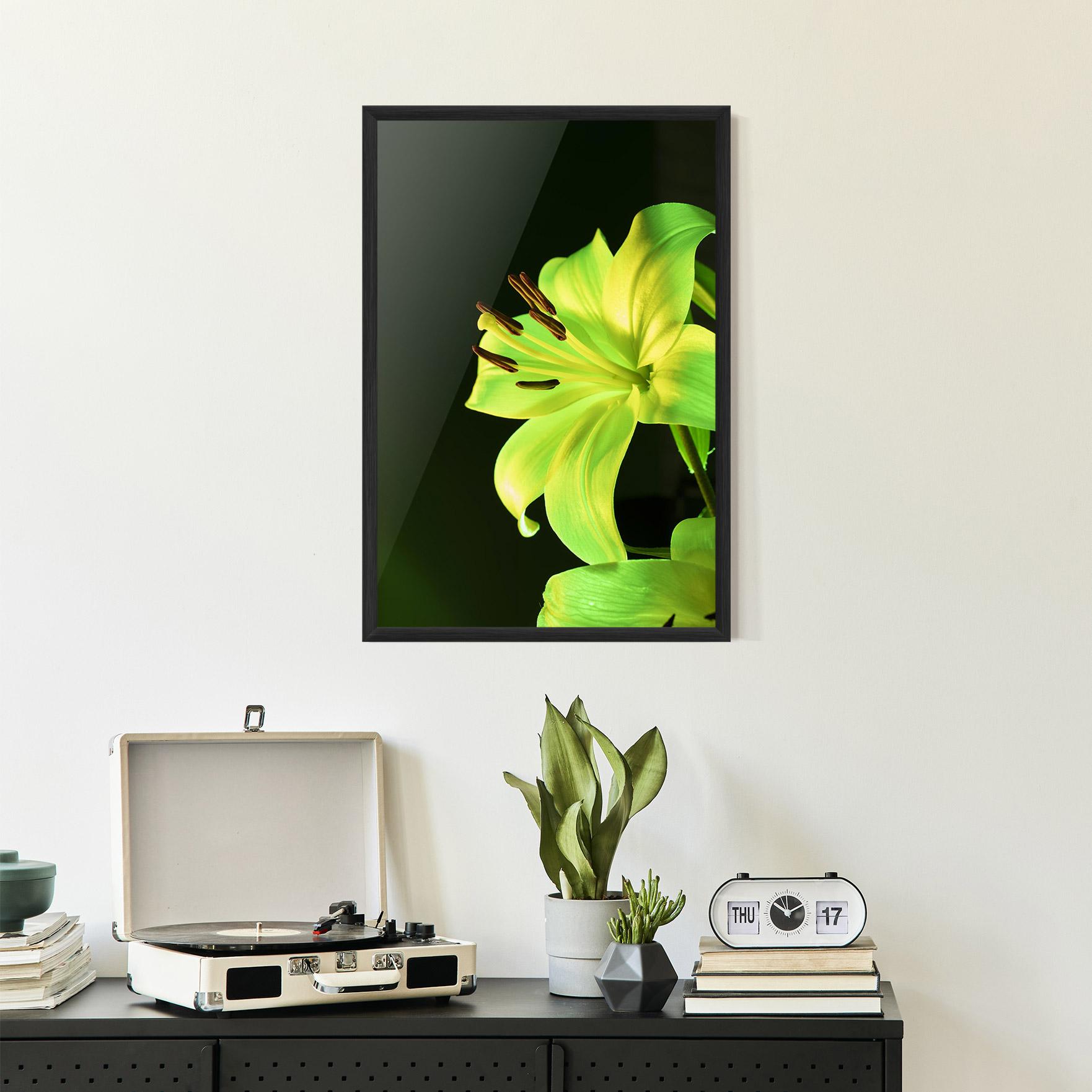 Gerahmte Poster Yellow Green Exotic mockup 2