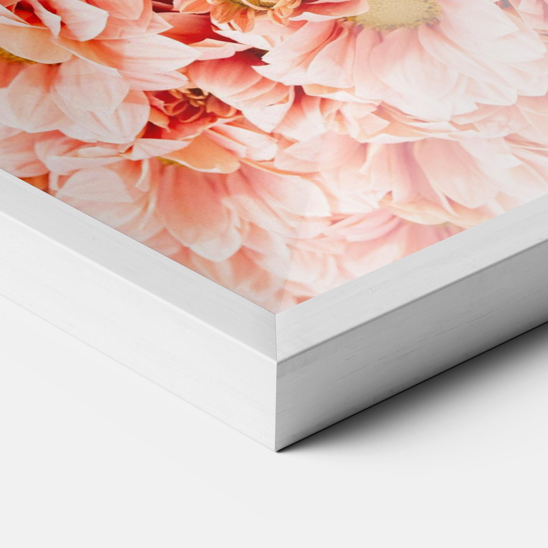 Gerahmte Poster Pink Flowers Bouquet mockup 3
