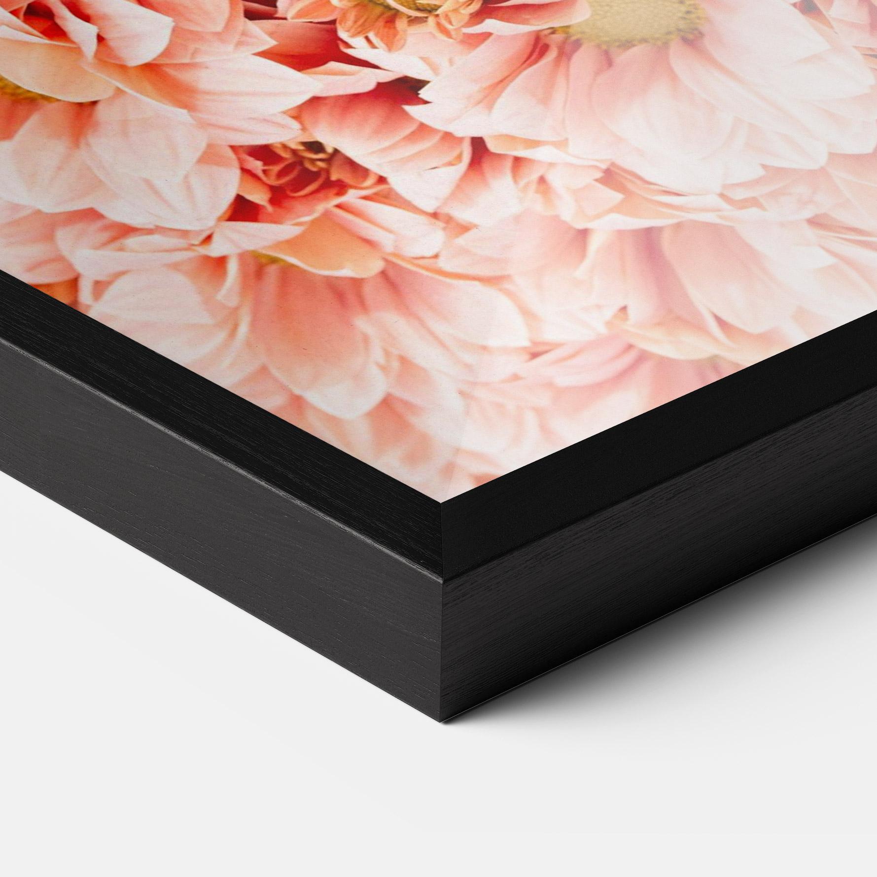 Gerahmte Poster Pink Flowers Bouquet mockup 3