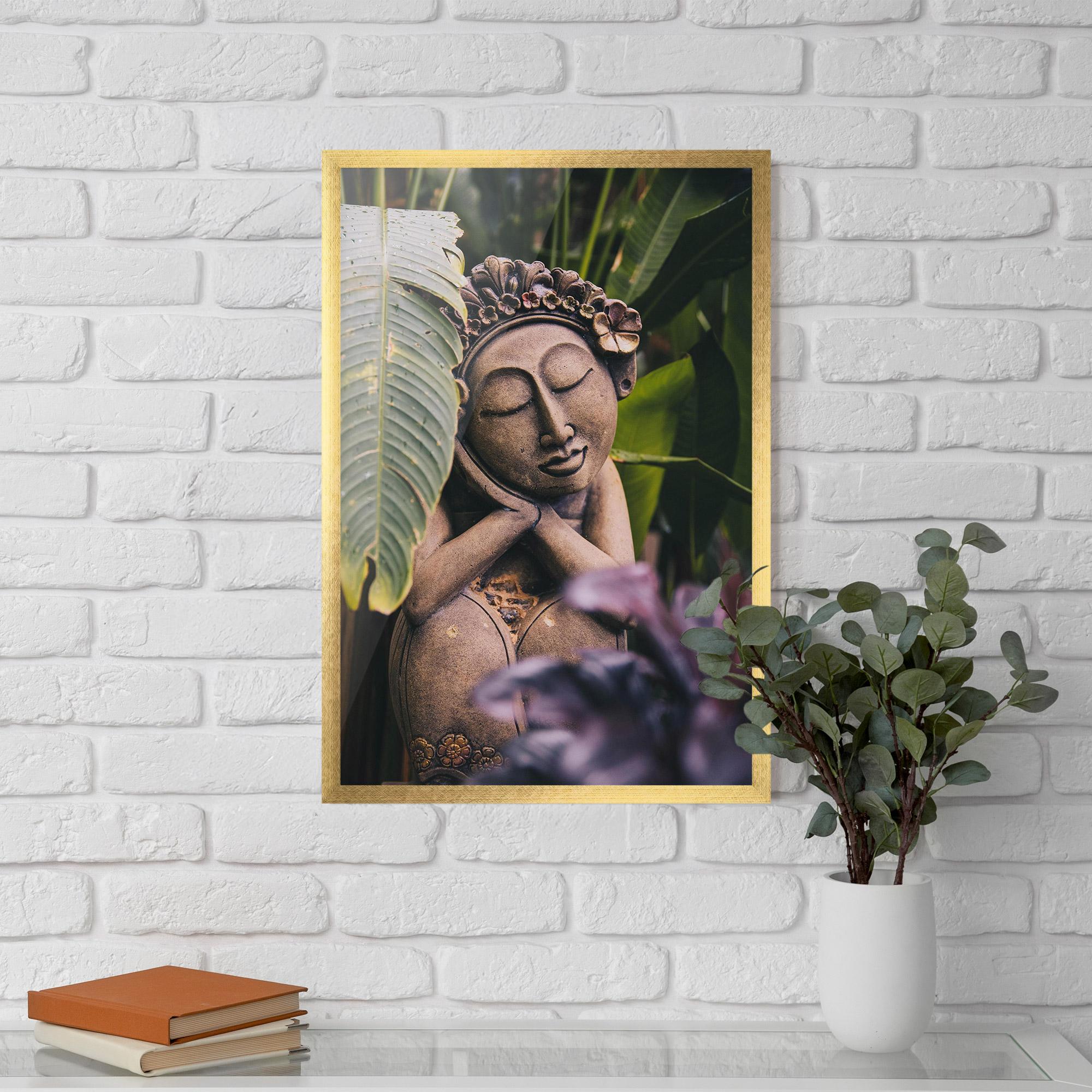 Gerahmte Poster Exotic Statue mockup 5