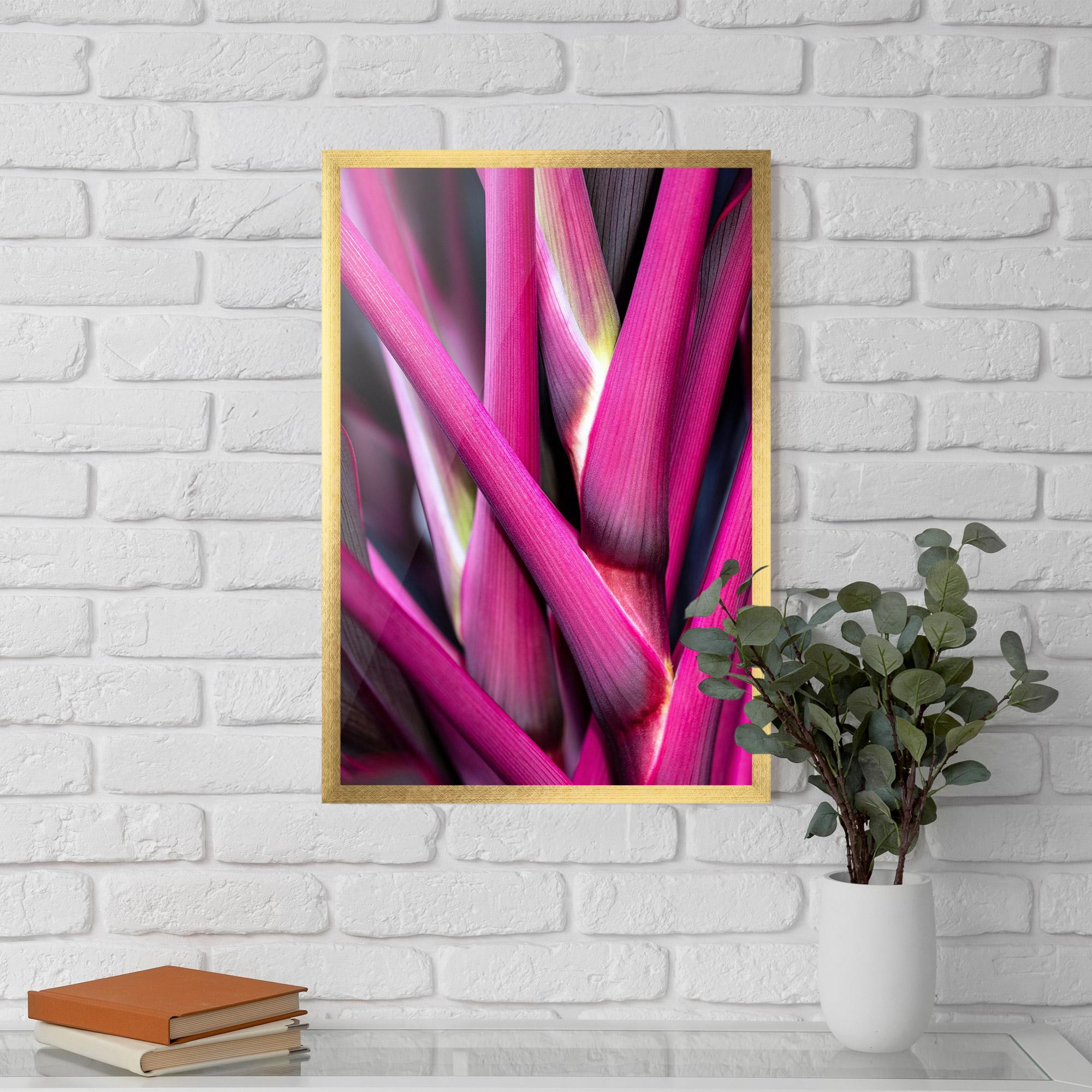 Gerahmte Poster Purple Exotic Plant mockup 5