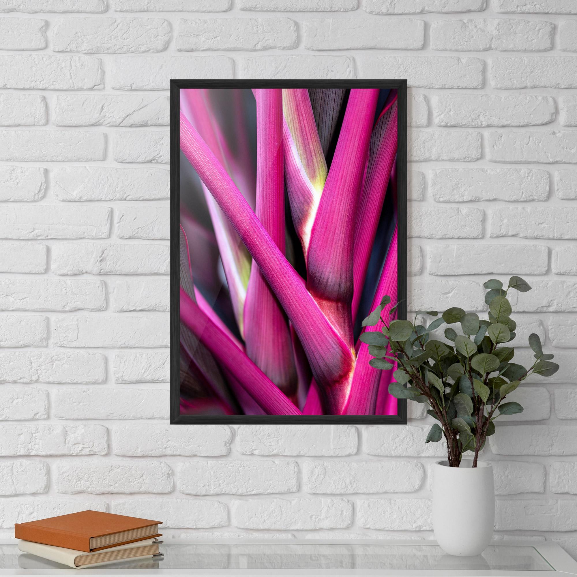 Gerahmte Poster Purple Exotic Plant mockup 5