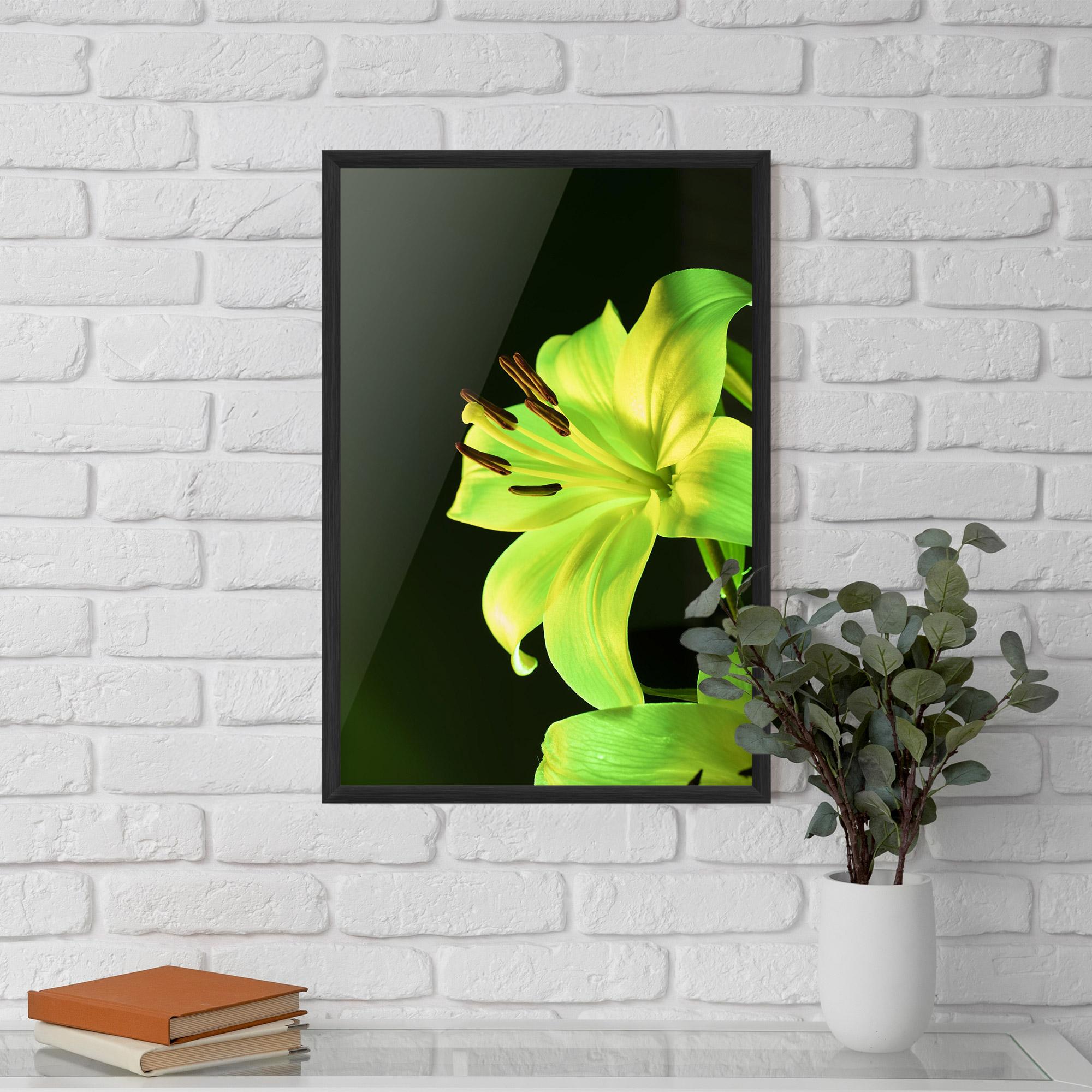 Gerahmte Poster Yellow Green Exotic mockup 5