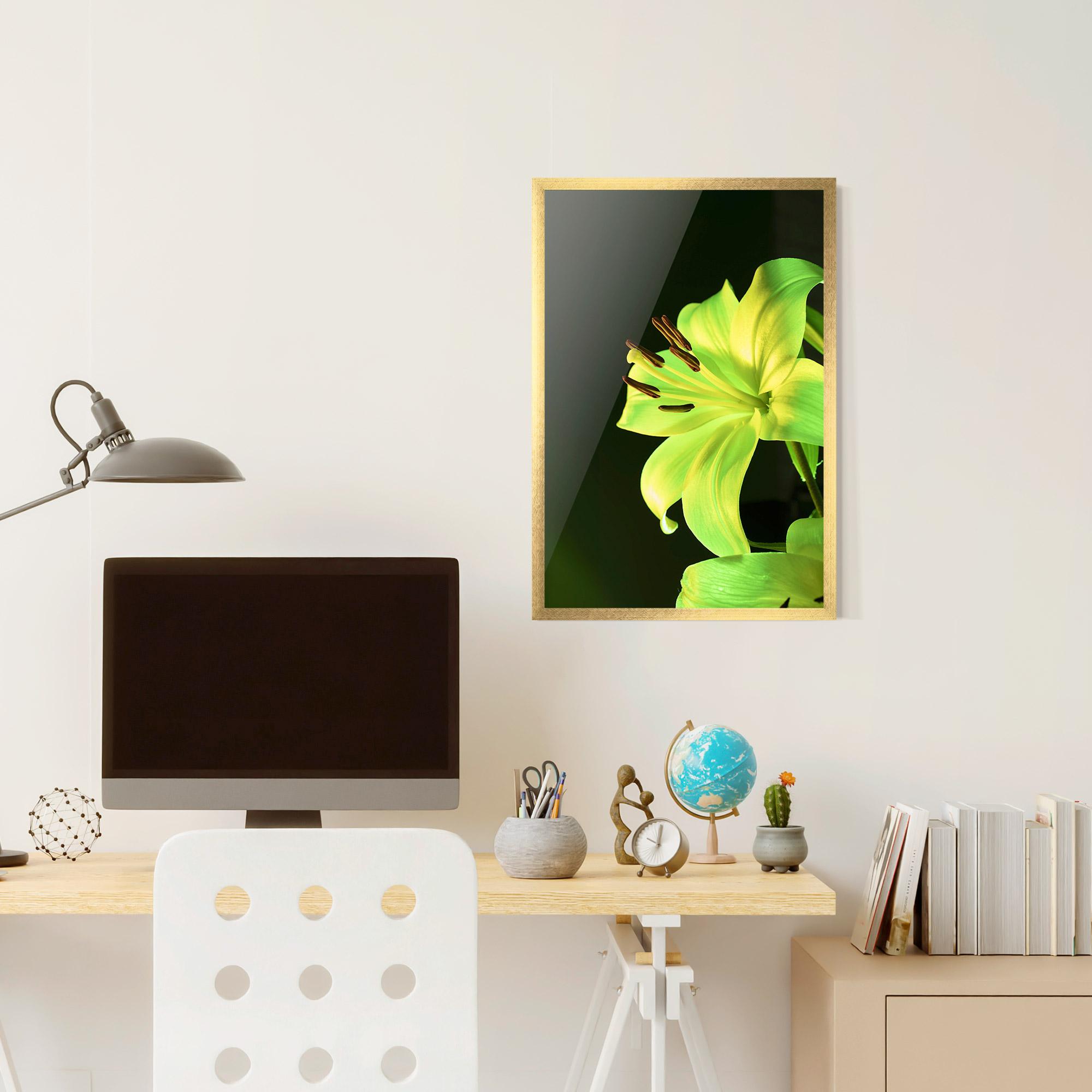 Gerahmte Poster Yellow Green Exotic mockup 6