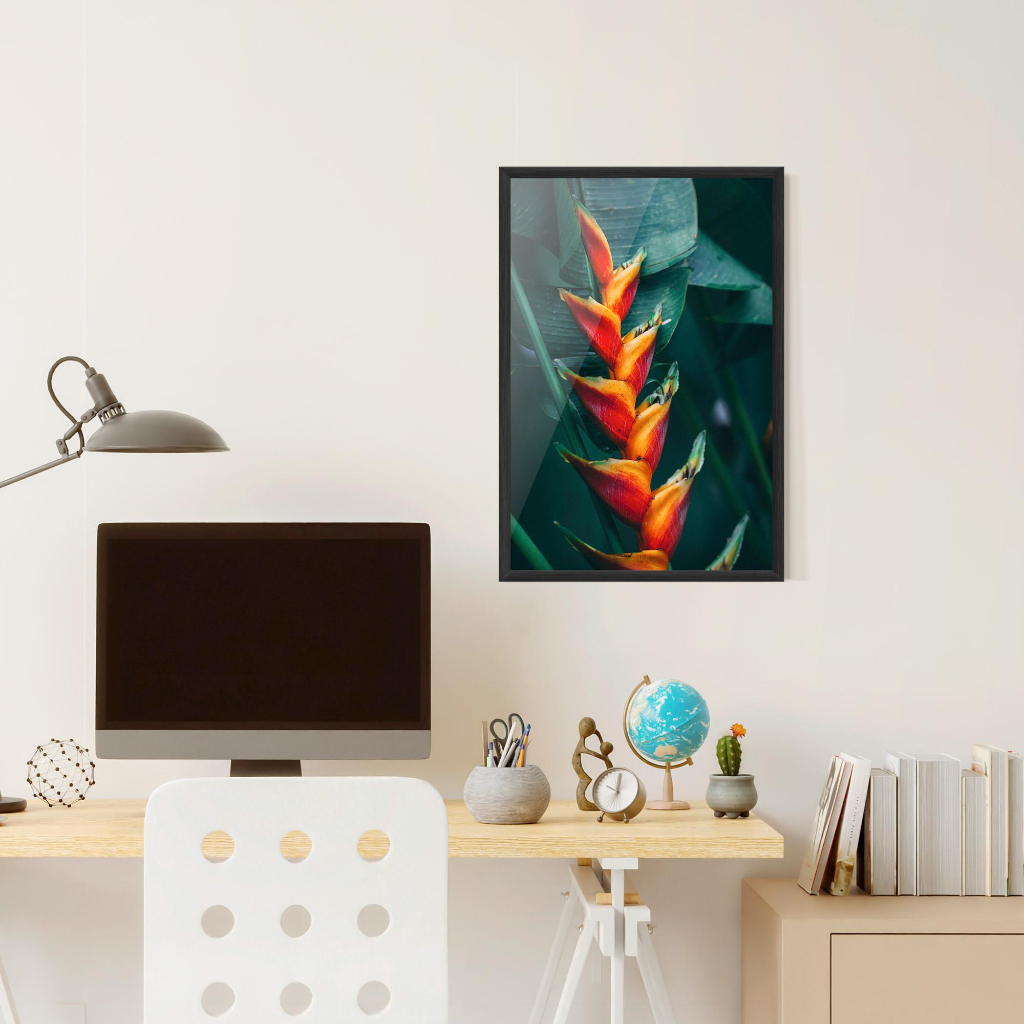 Gerahmte Poster Red Orange Exotic mockup 6