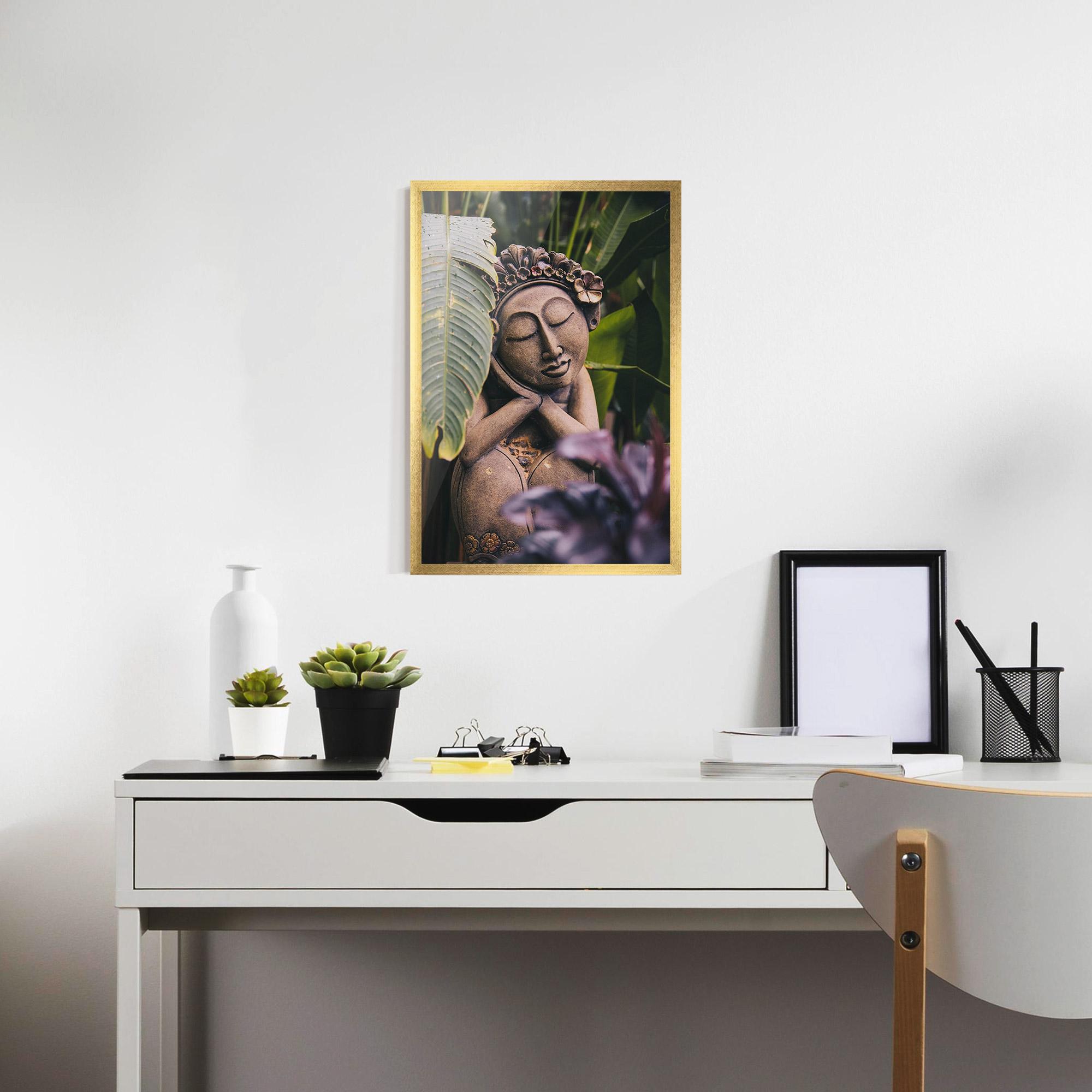 Gerahmte Poster Exotic Statue mockup 7