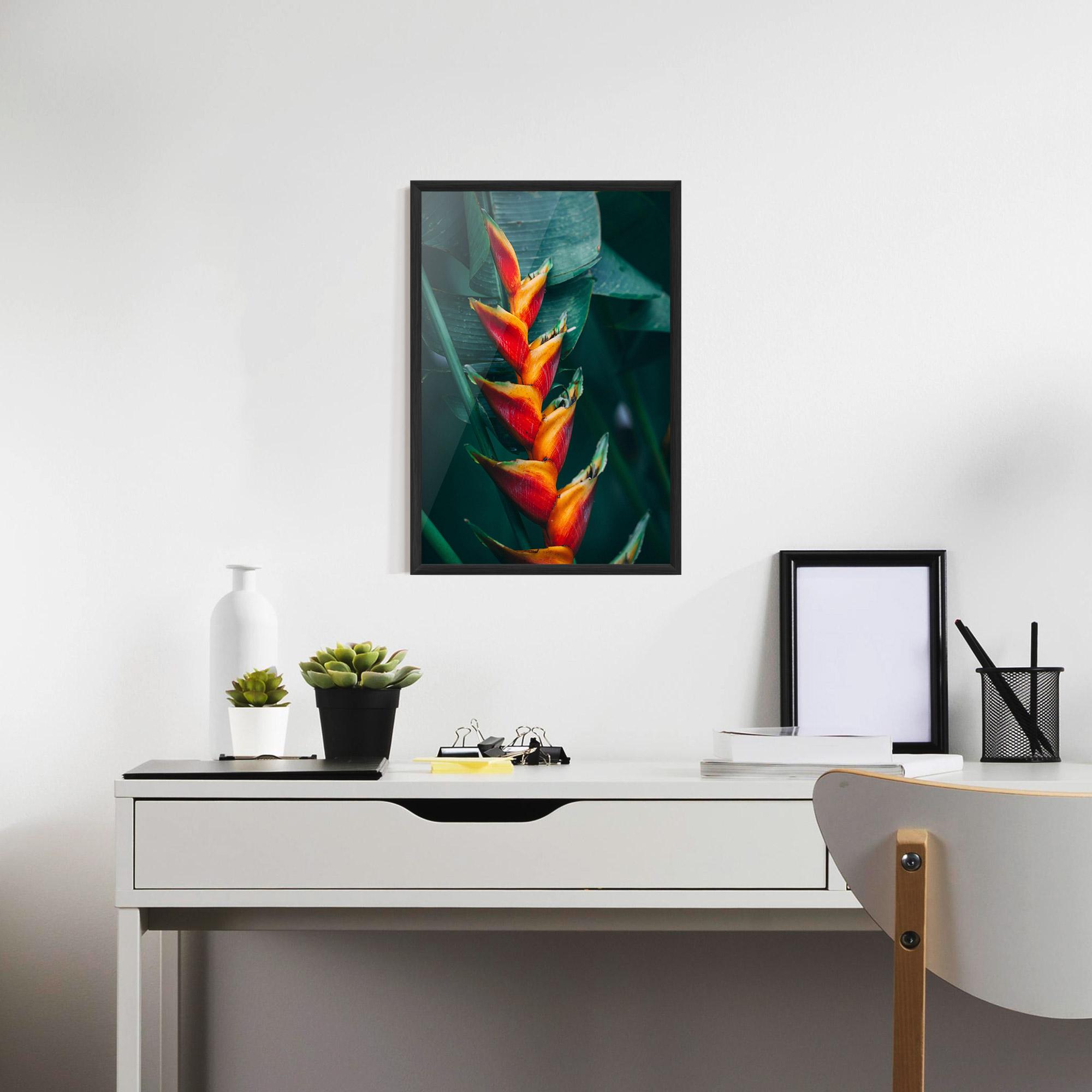 Gerahmte Poster Red Orange Exotic mockup 7