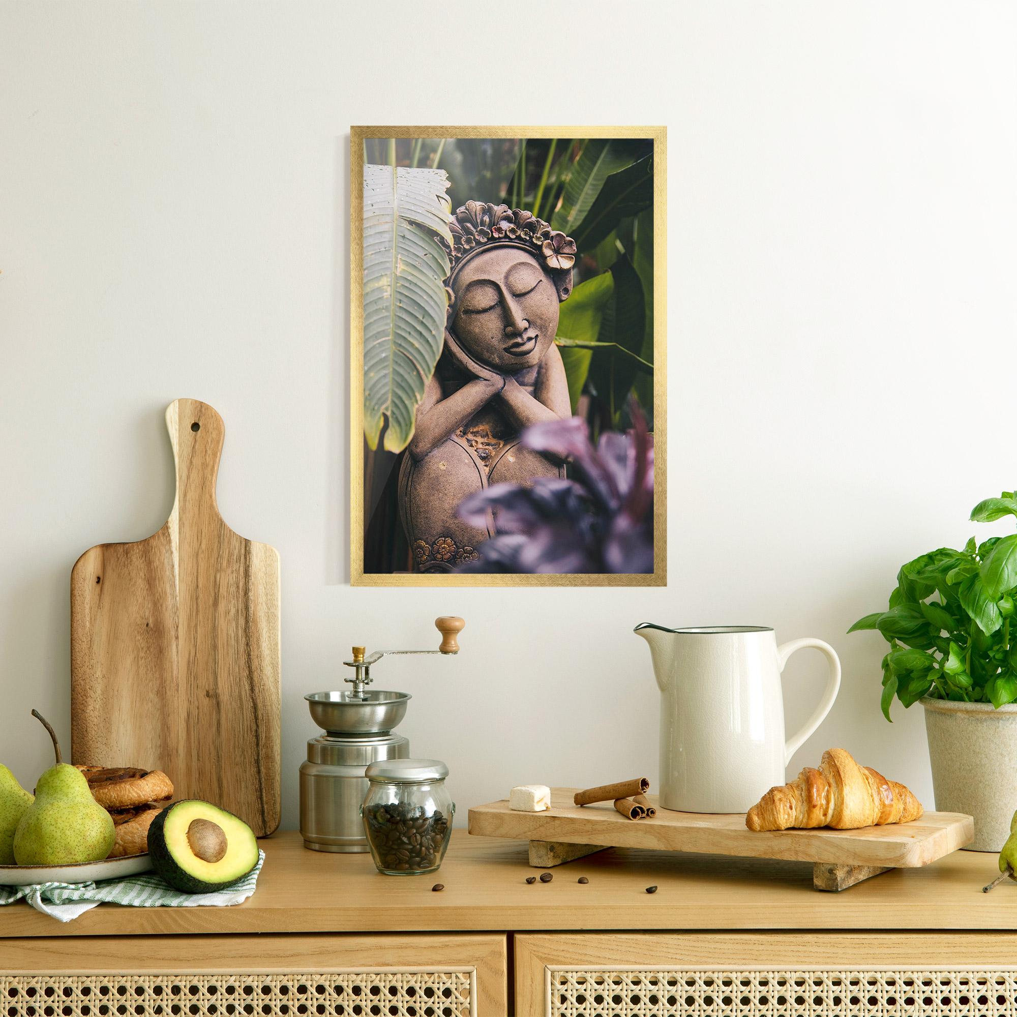 Gerahmte Poster Exotic Statue mockup 8