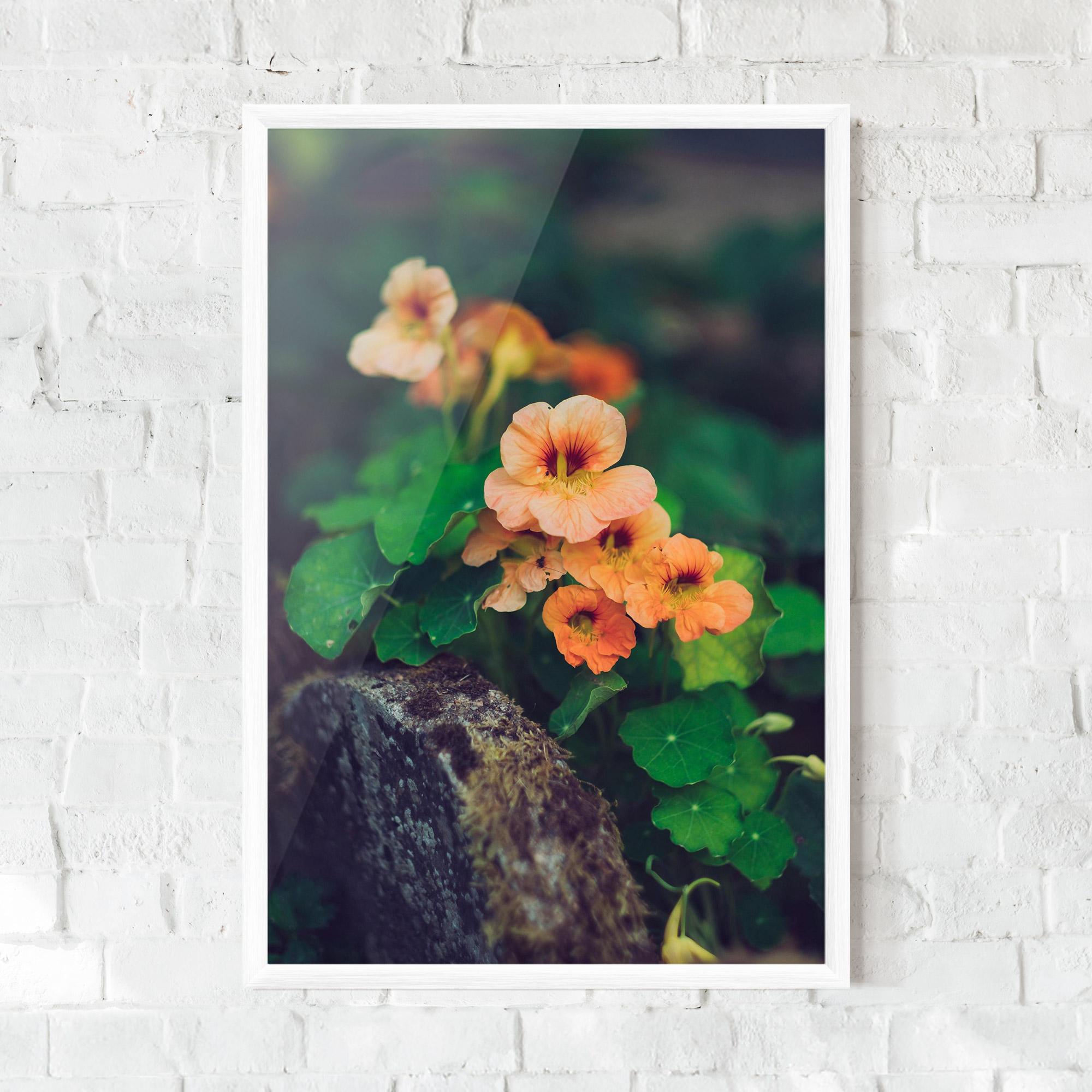Gerahmte Poster Small Pink Flowers mockup 0