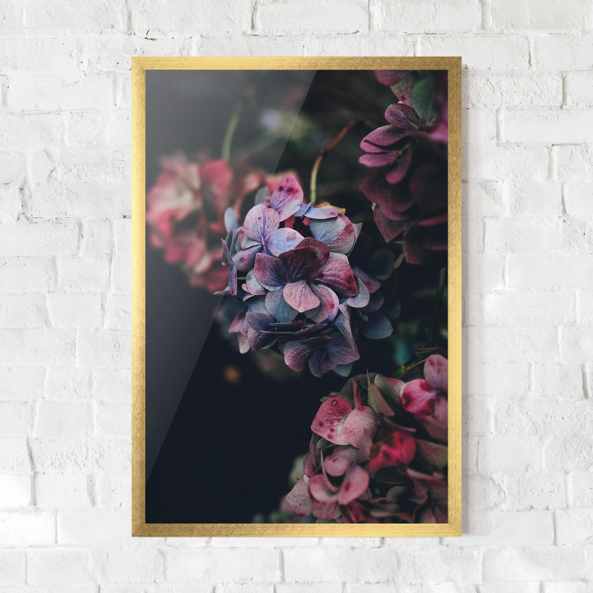 Gerahmte Poster Red Pink Flower mockup 0
