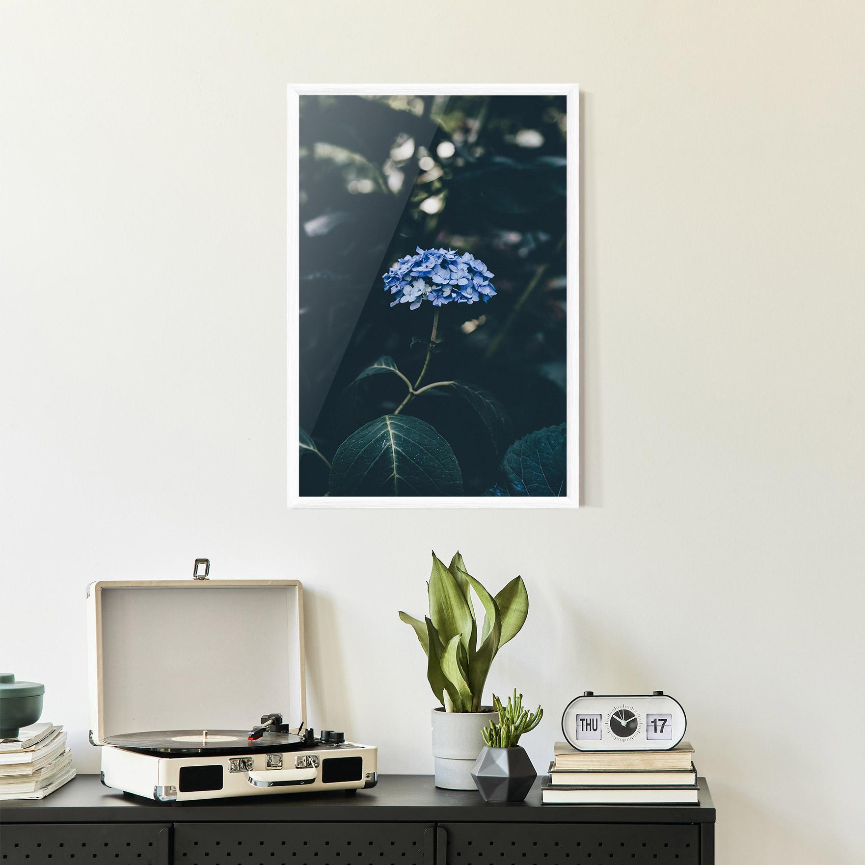 Gerahmte Poster Forest Blue Flower mockup 2
