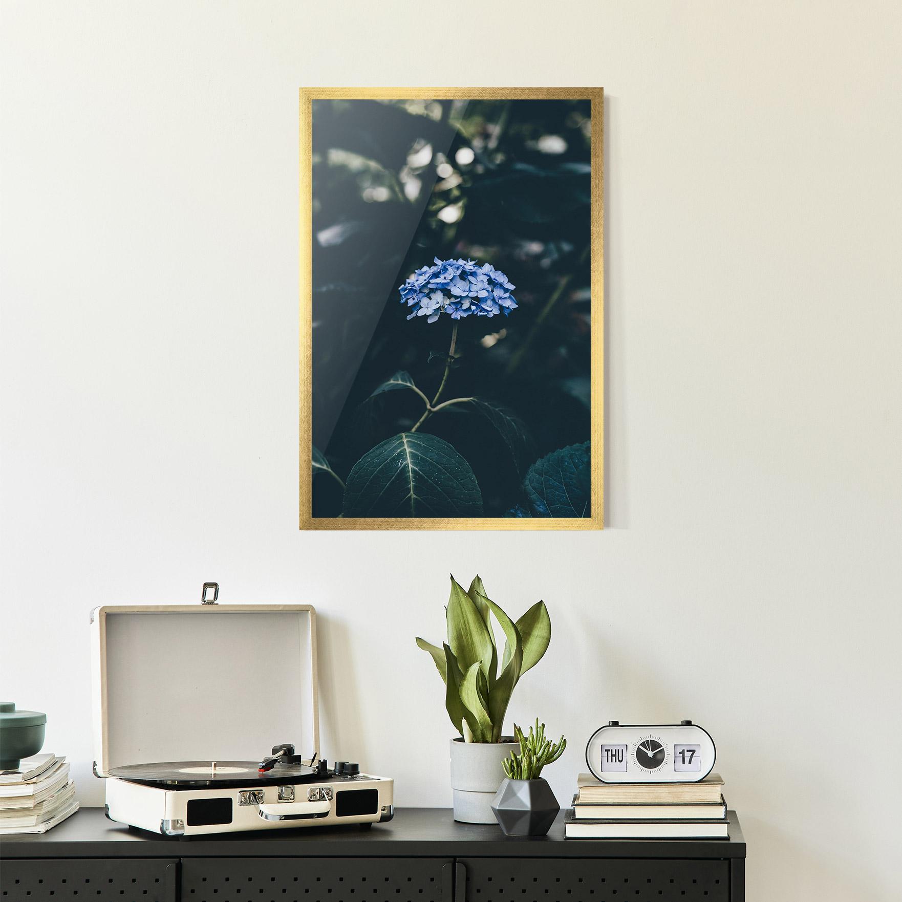Gerahmte Poster Forest Blue Flower mockup 2