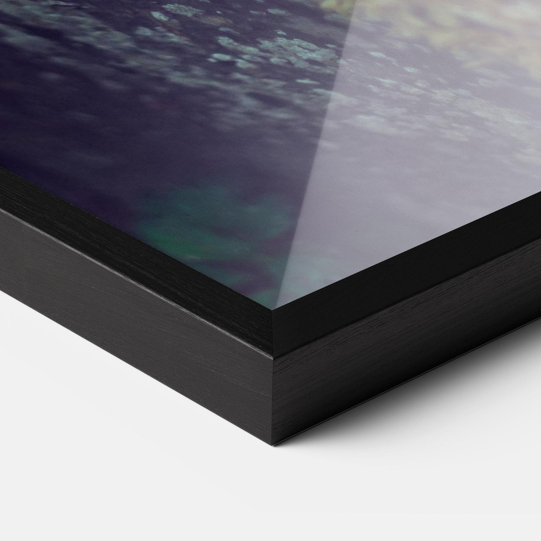 Gerahmte Poster Small Pink Flowers mockup 3