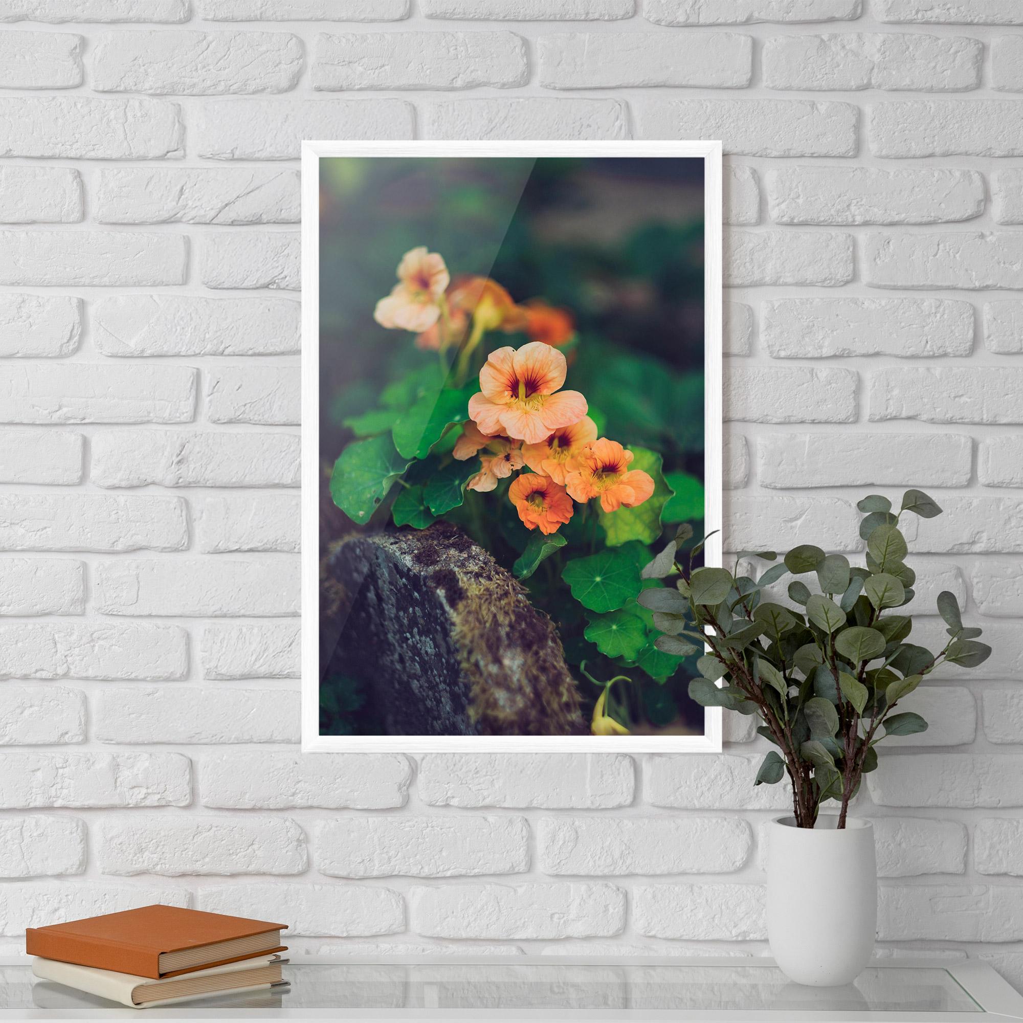 Gerahmte Poster Small Pink Flowers mockup 5