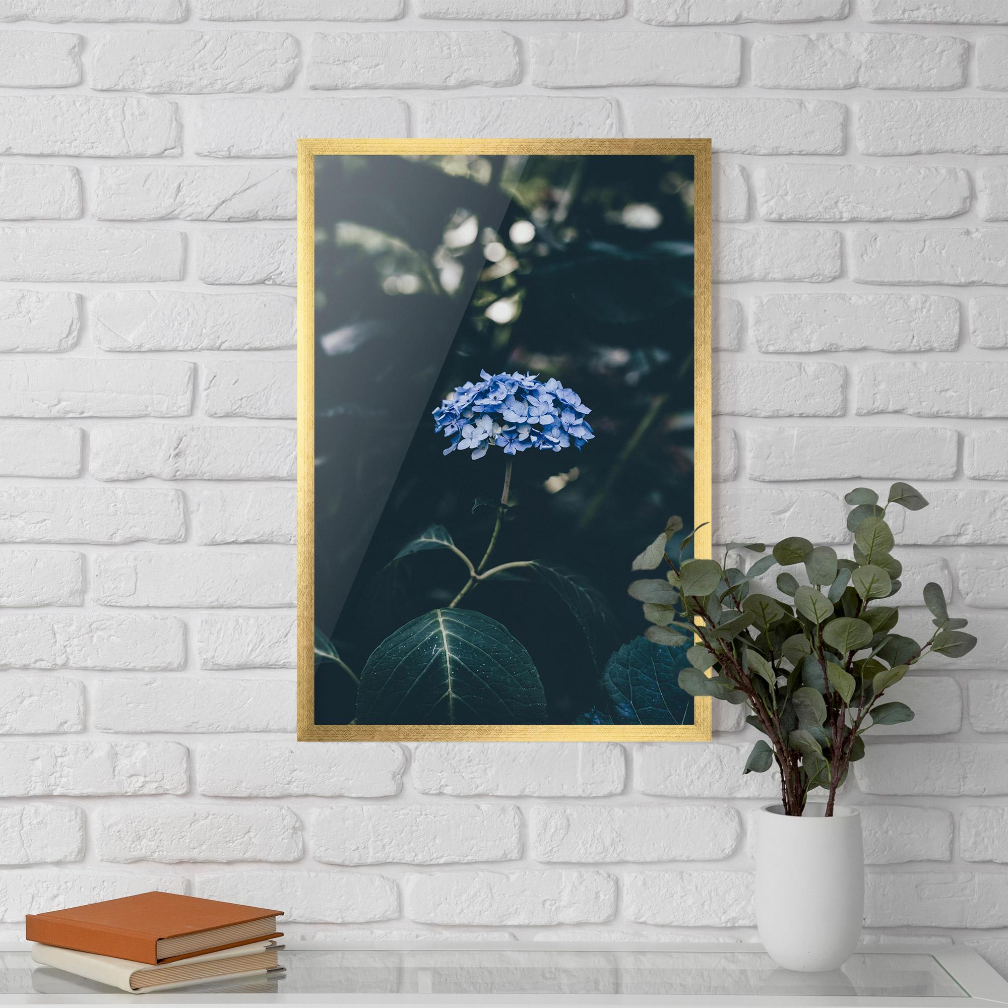 Gerahmte Poster Forest Blue Flower mockup 5