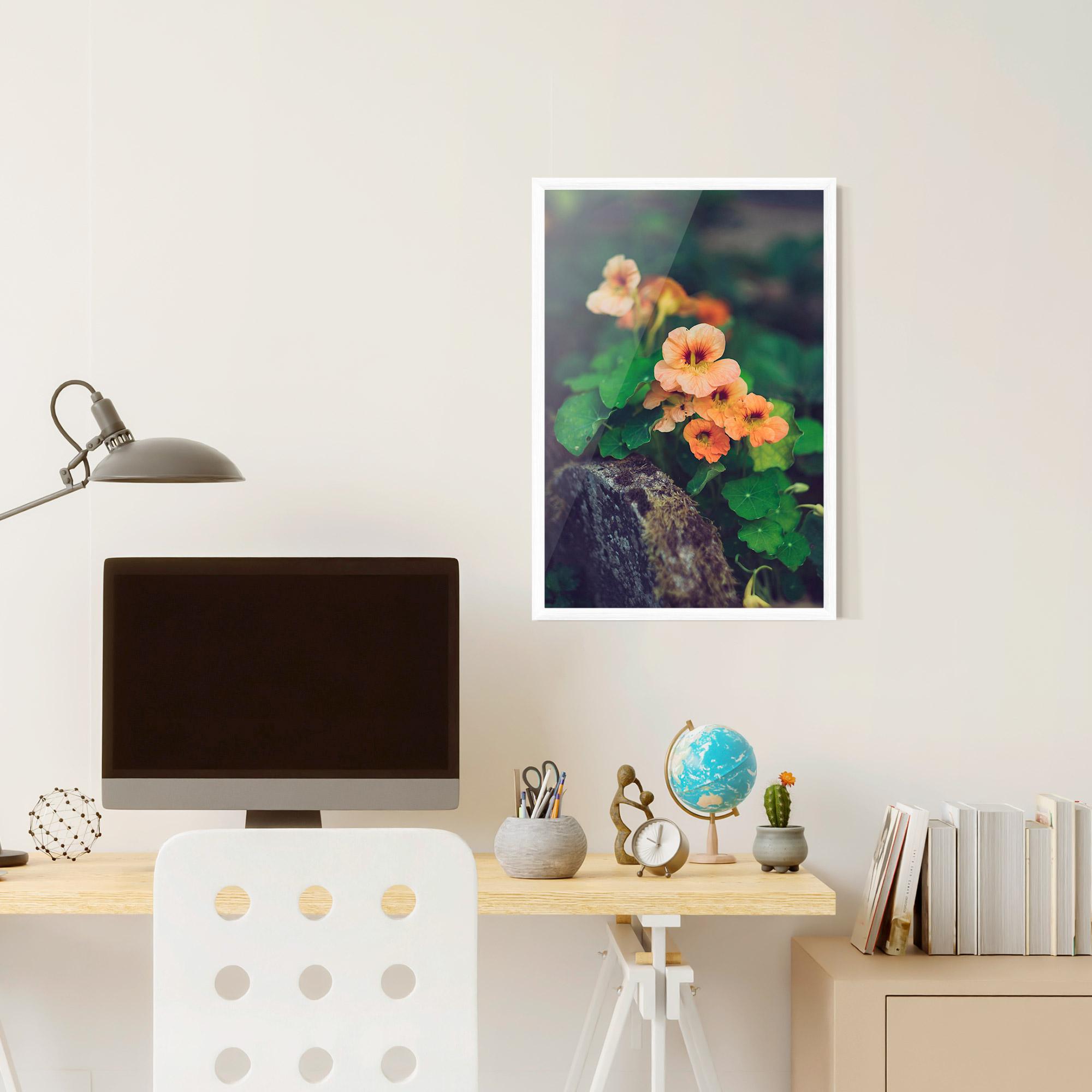 Gerahmte Poster Small Pink Flowers mockup 6