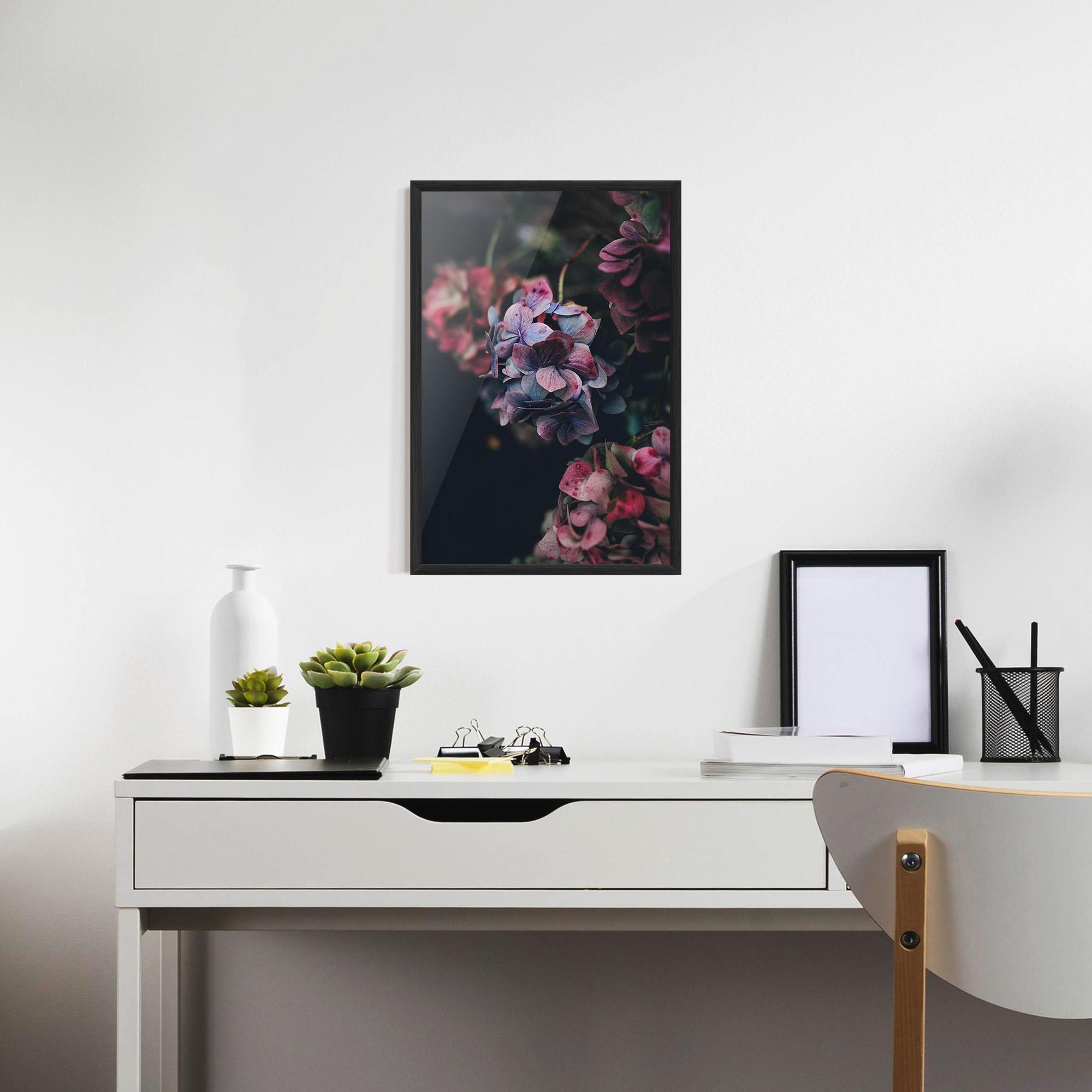 Gerahmte Poster Red Pink Flower mockup 7