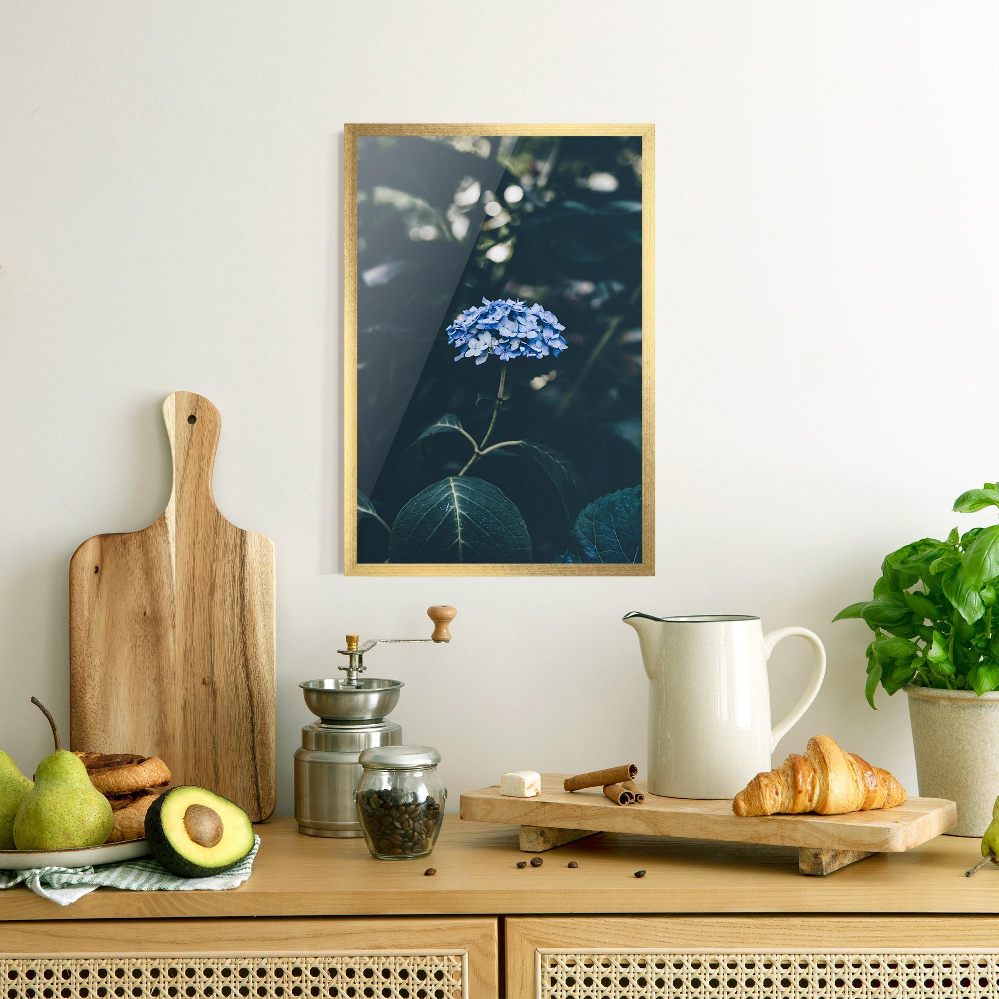 Gerahmte Poster Forest Blue Flower mockup 8