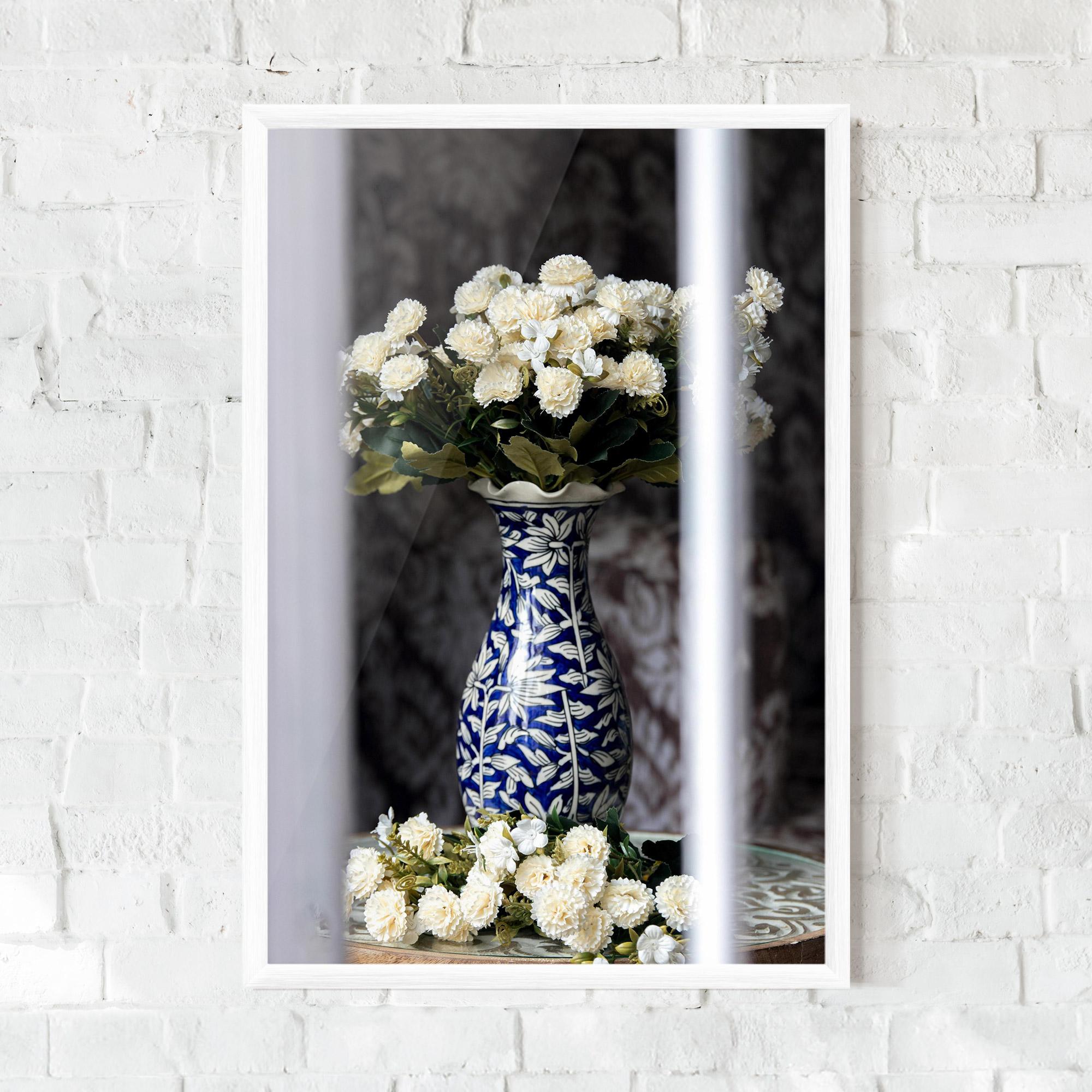 Gerahmte Poster Blue Patern Vase mockup 0
