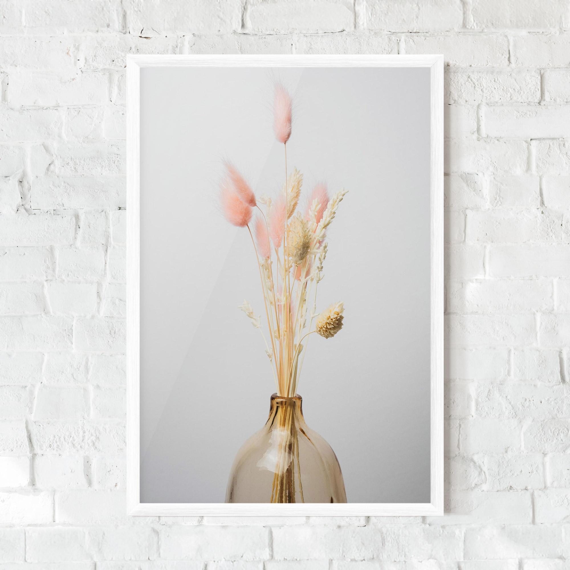 Gerahmte Poster Pink Cream Flower Vase mockup 0