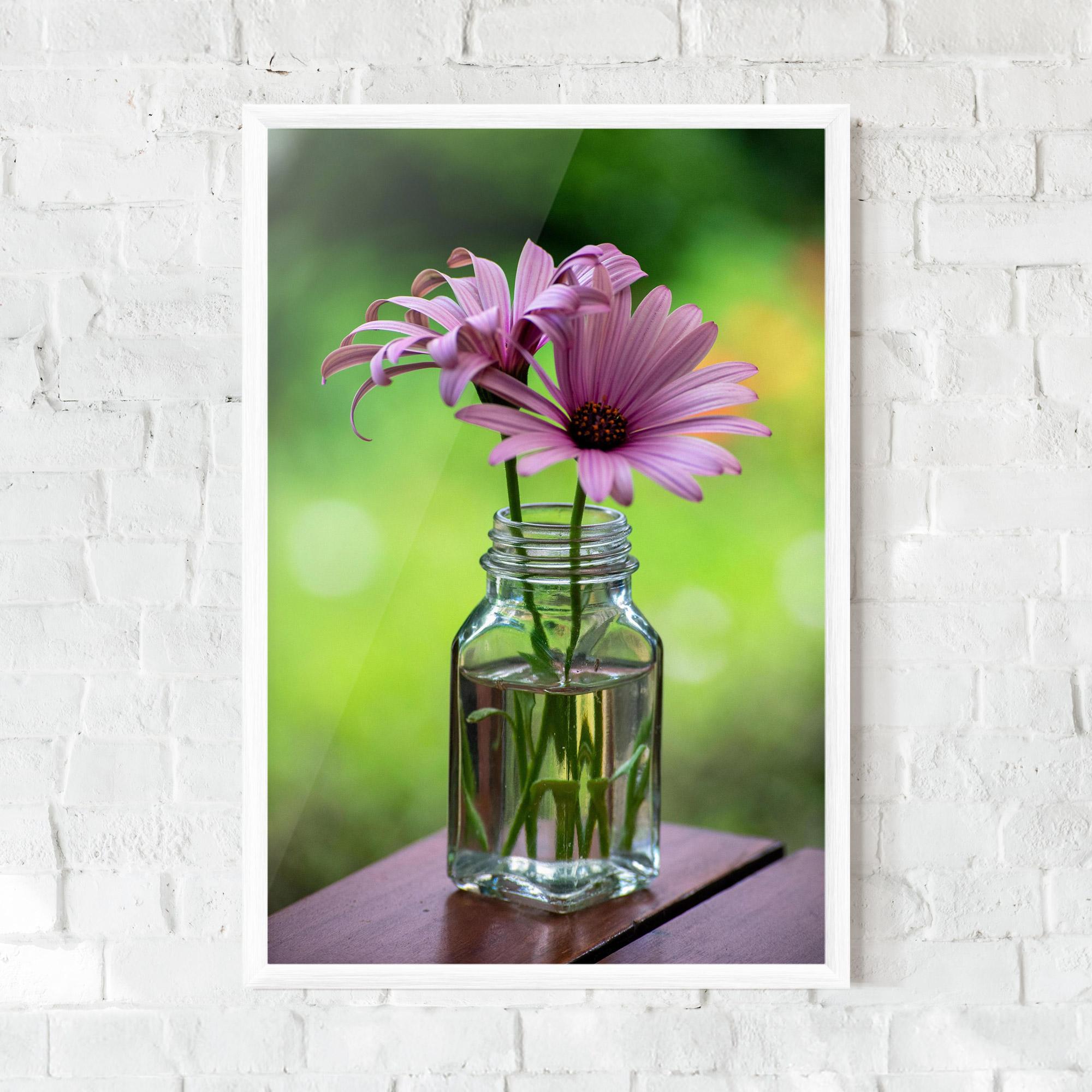 Gerahmte Poster Pink Flower Vase mockup 0