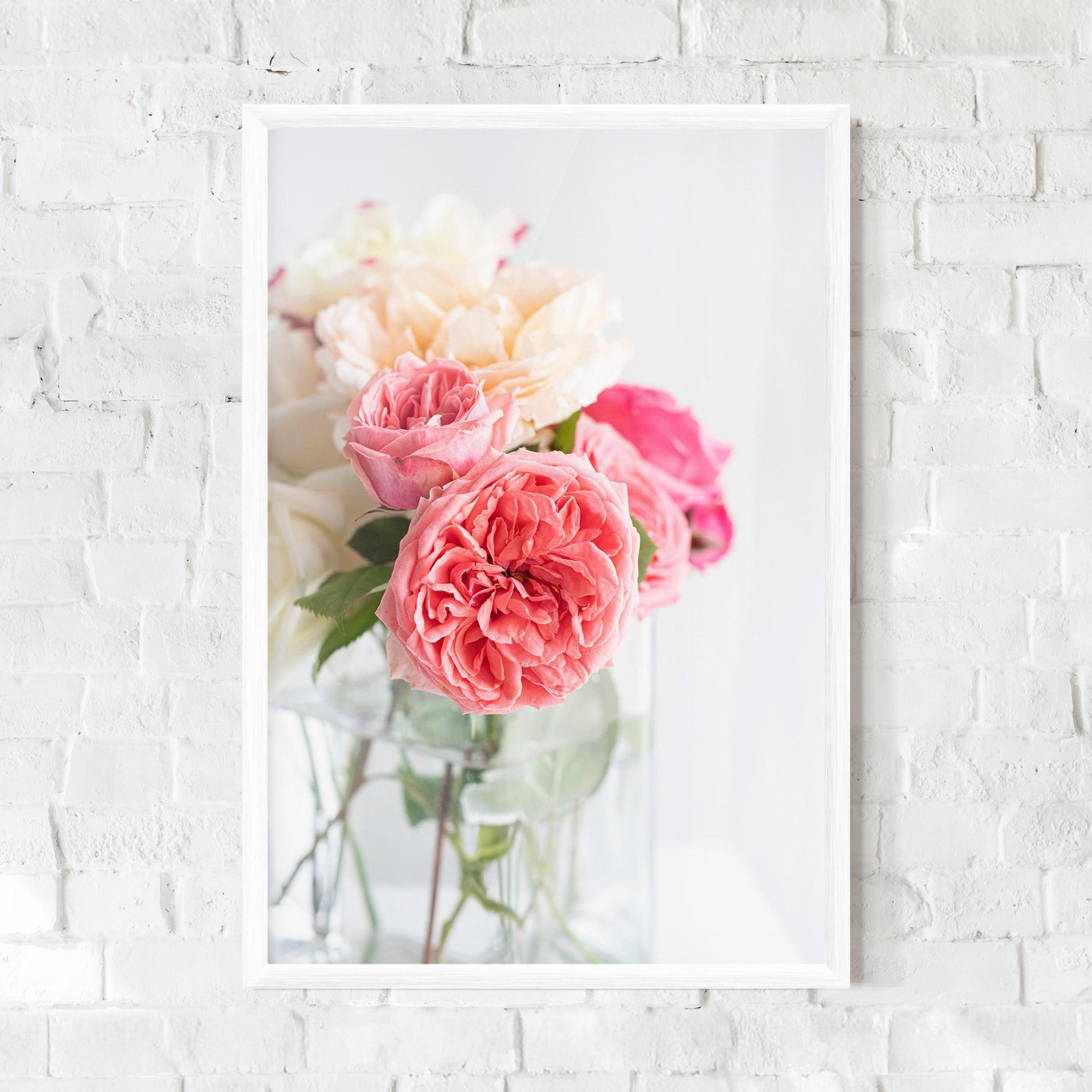 Gerahmte Poster Pink Rose Vase mockup 0