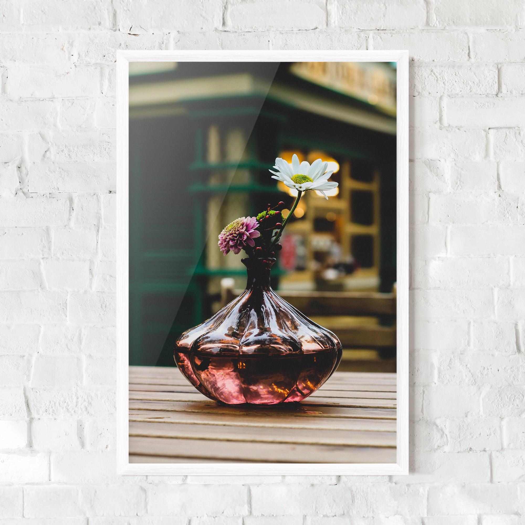 Gerahmte Poster Pink Vase Flower mockup 0