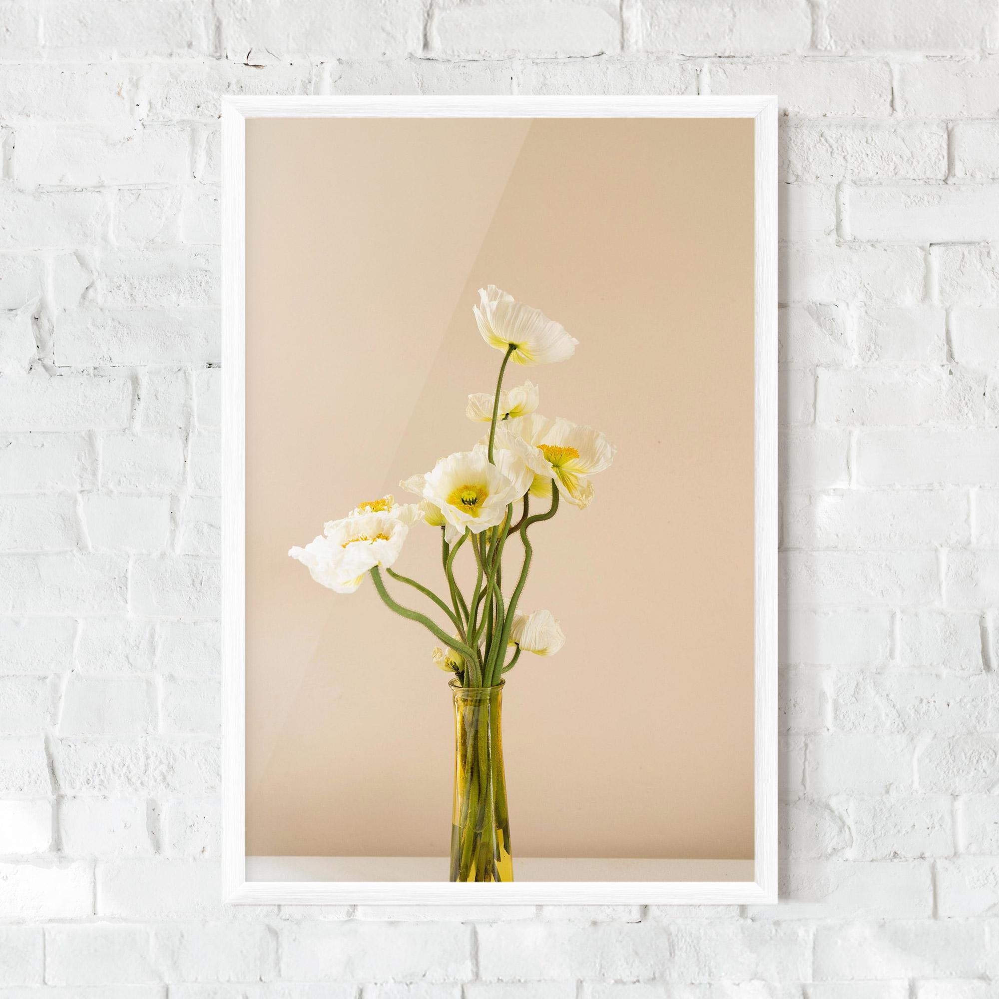 Gerahmte Poster Pretty Vase mockup 0