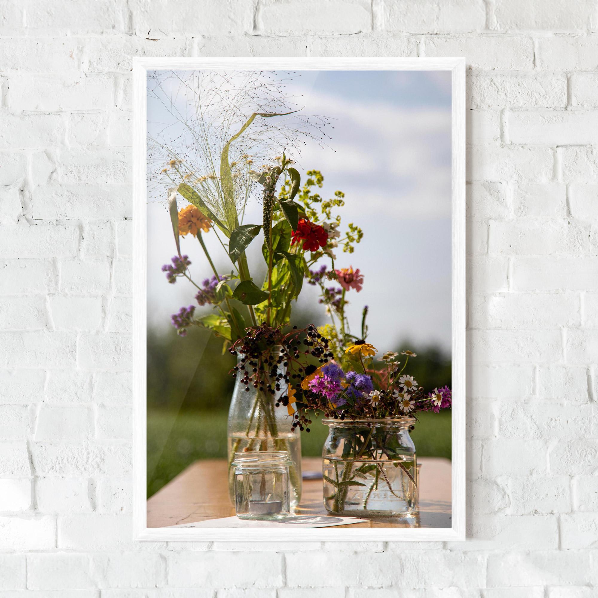 Gerahmte Poster Wild Flowers Vase mockup 0