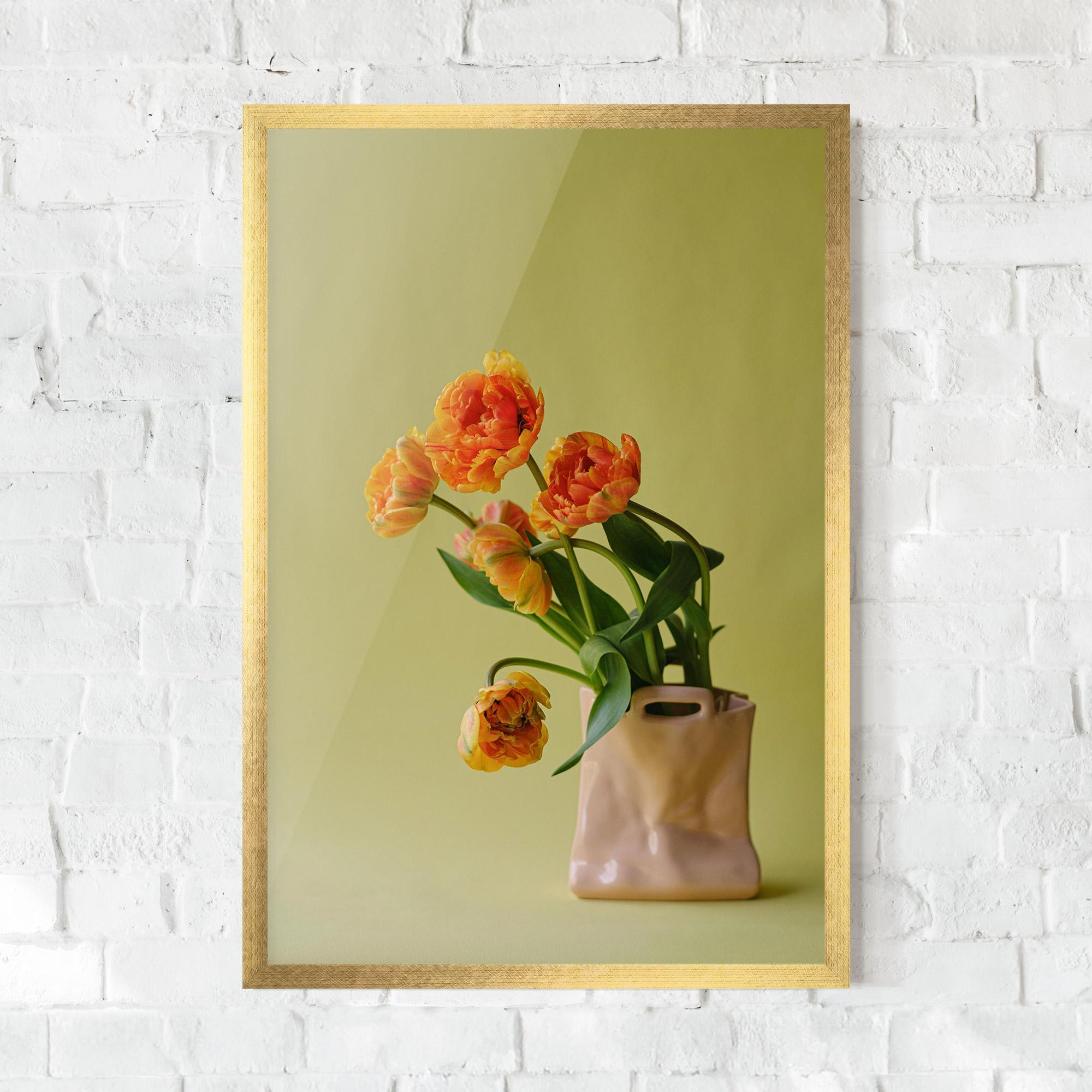 Gerahmte Poster Cream Cool Vase mockup 0