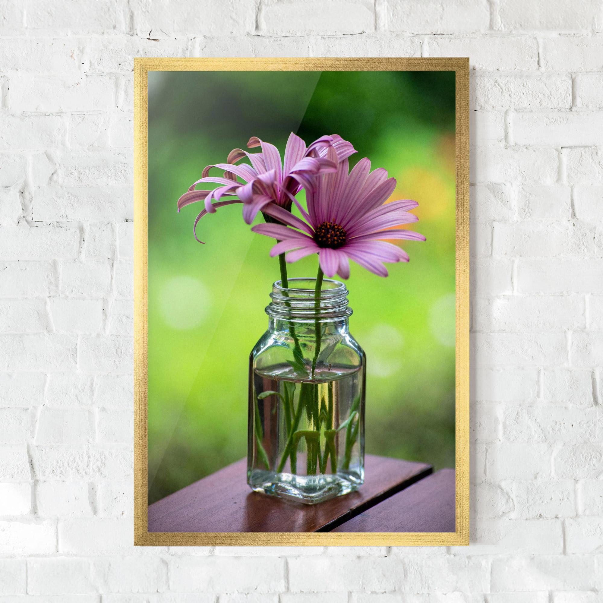 Gerahmte Poster Pink Flower Vase mockup 0