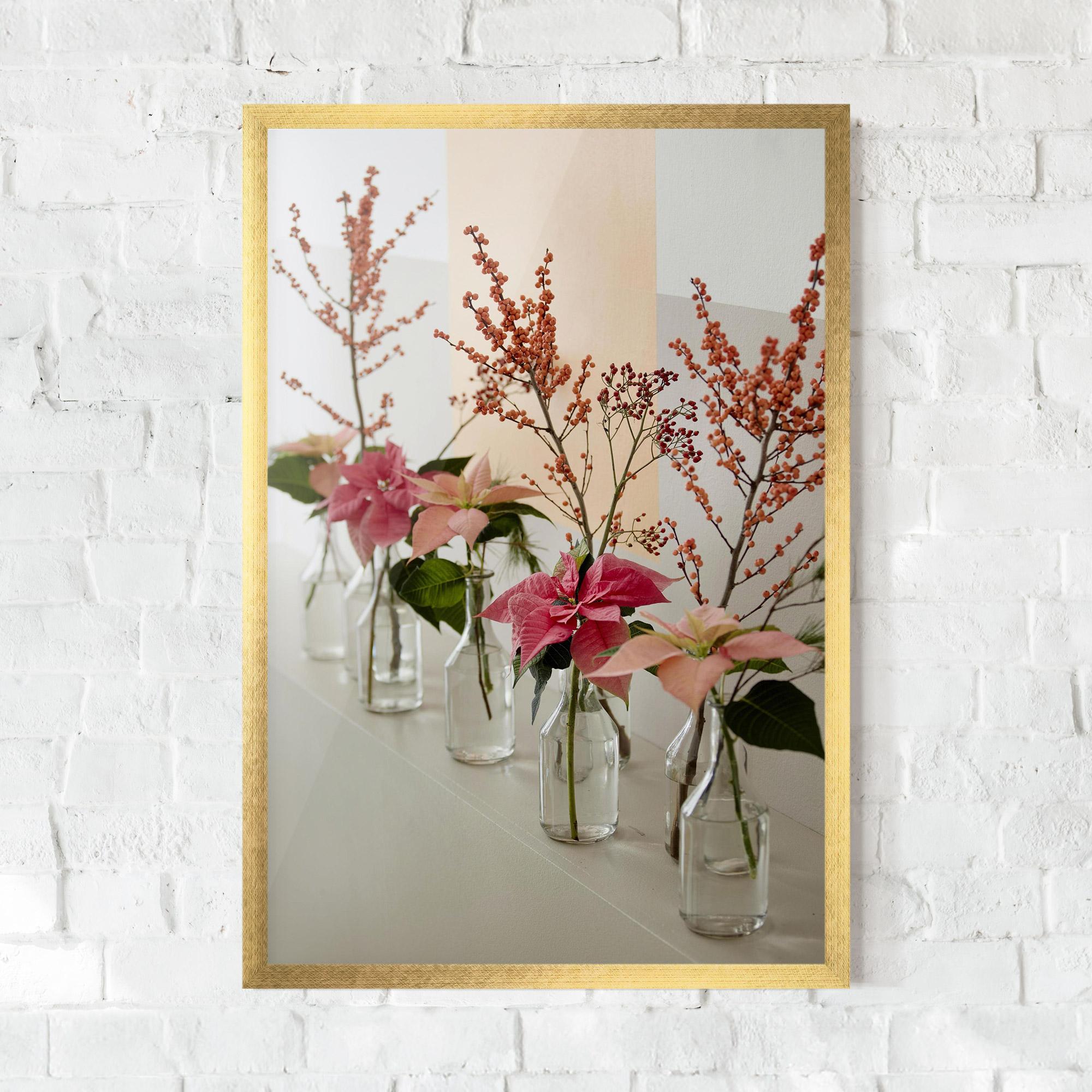 Gerahmte Poster Pink Red Flower Vase mockup 0