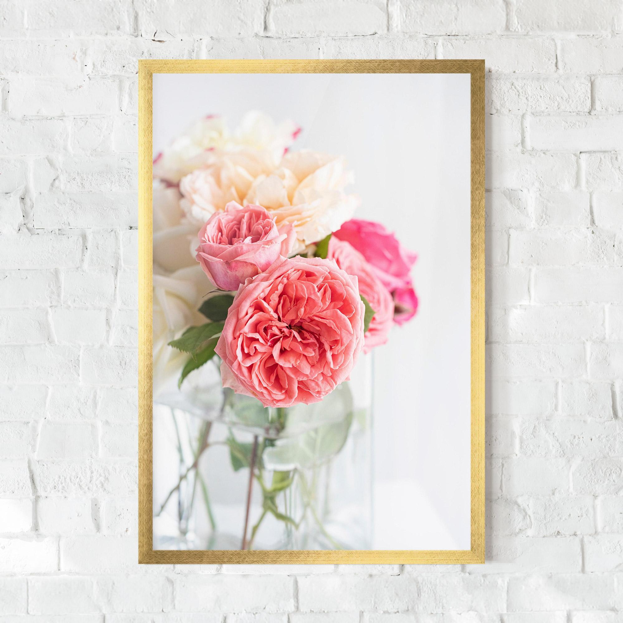 Gerahmte Poster Pink Rose Vase mockup 0