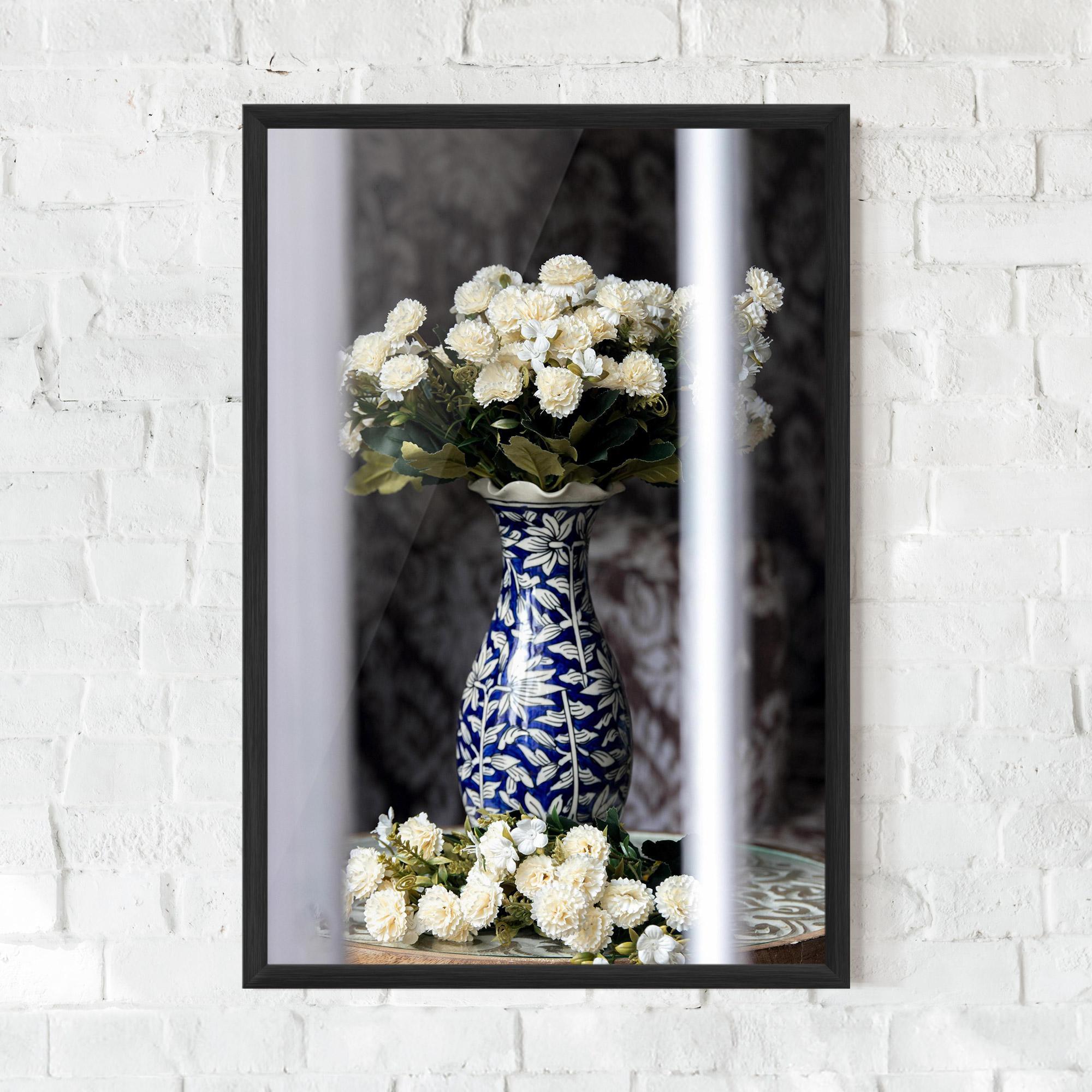 Gerahmte Poster Blue Patern Vase mockup 0