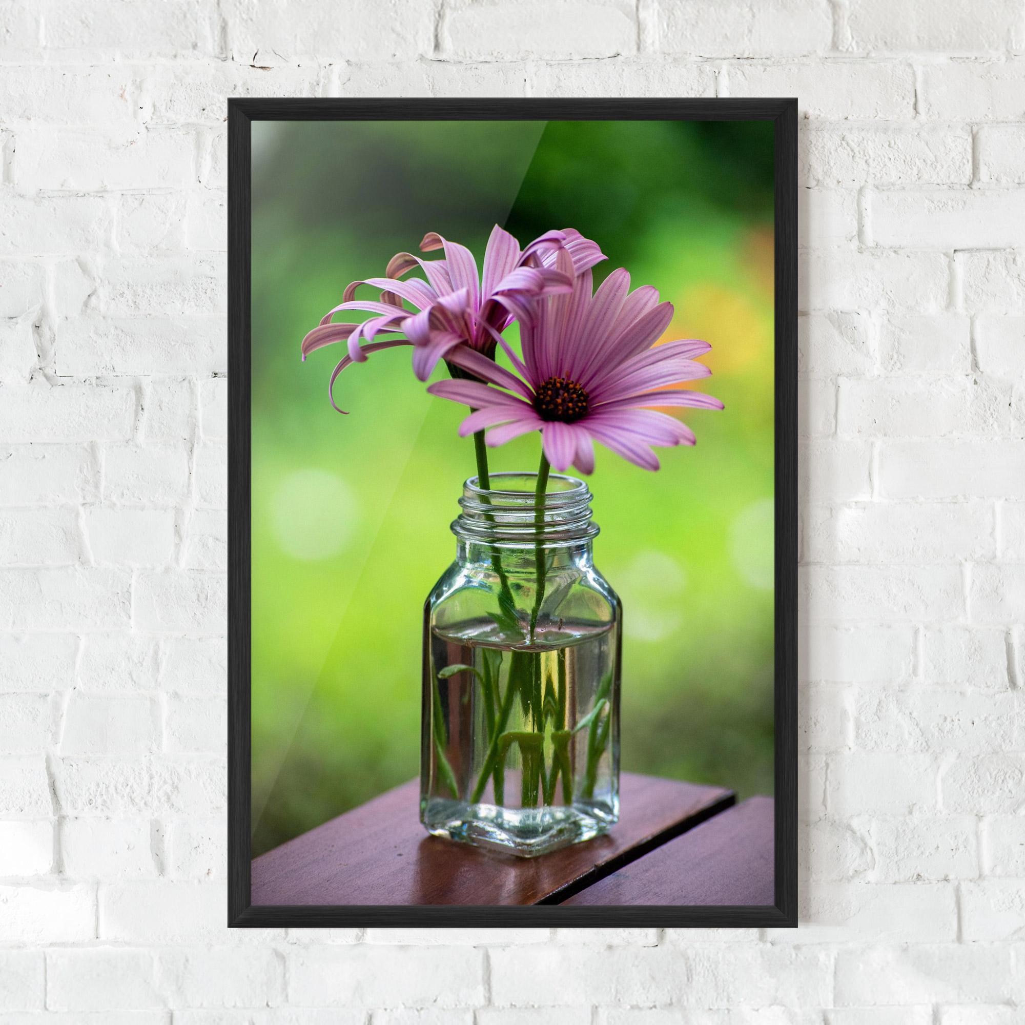 Gerahmte Poster Pink Flower Vase mockup 0