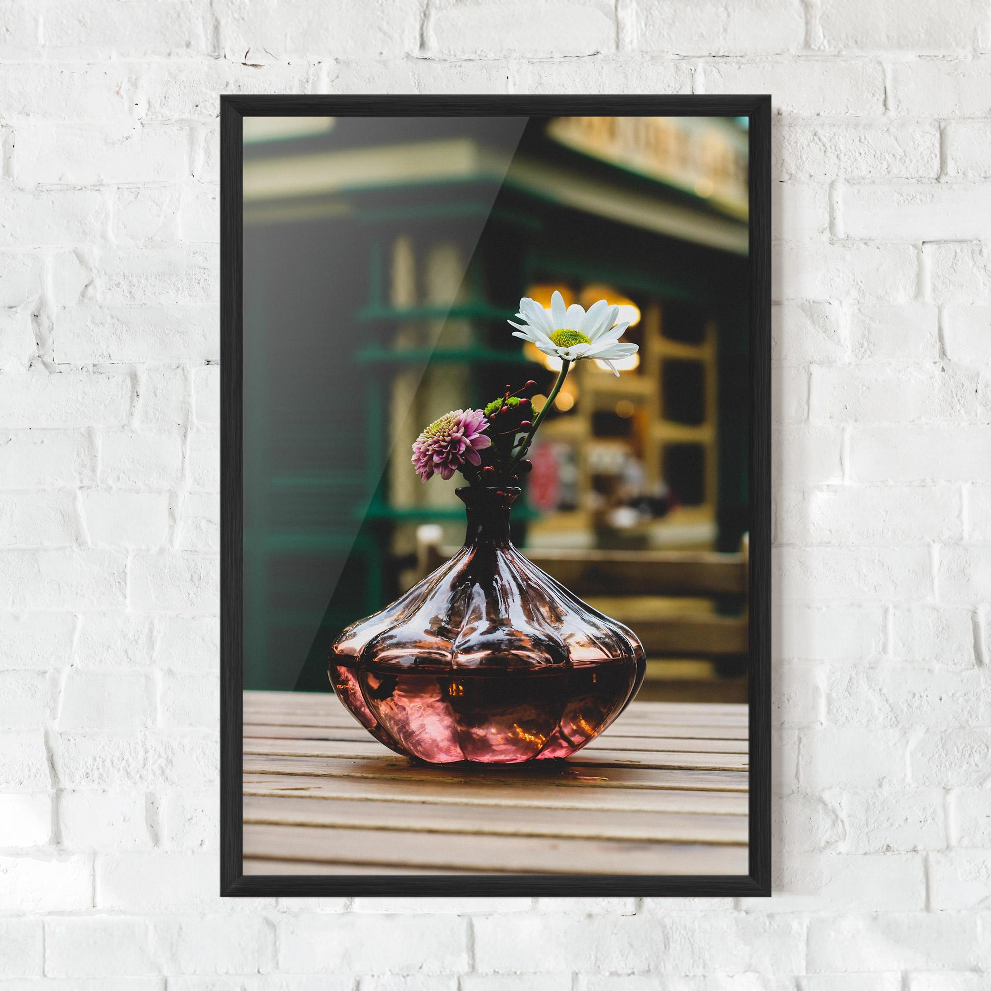 Gerahmte Poster Pink Vase Flower mockup 0