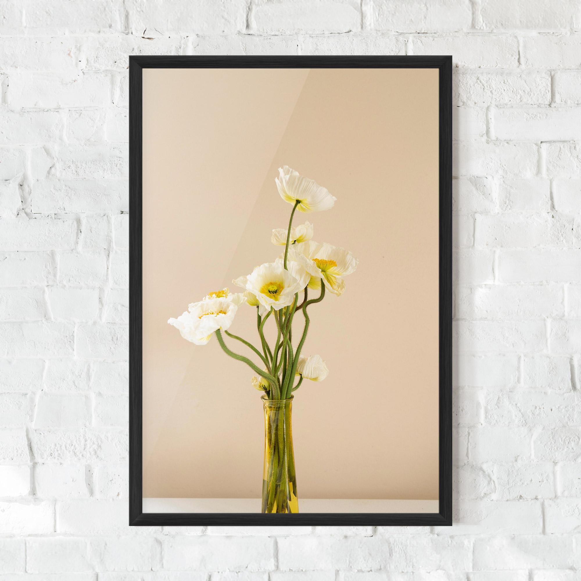 Gerahmte Poster Pretty Vase mockup 0