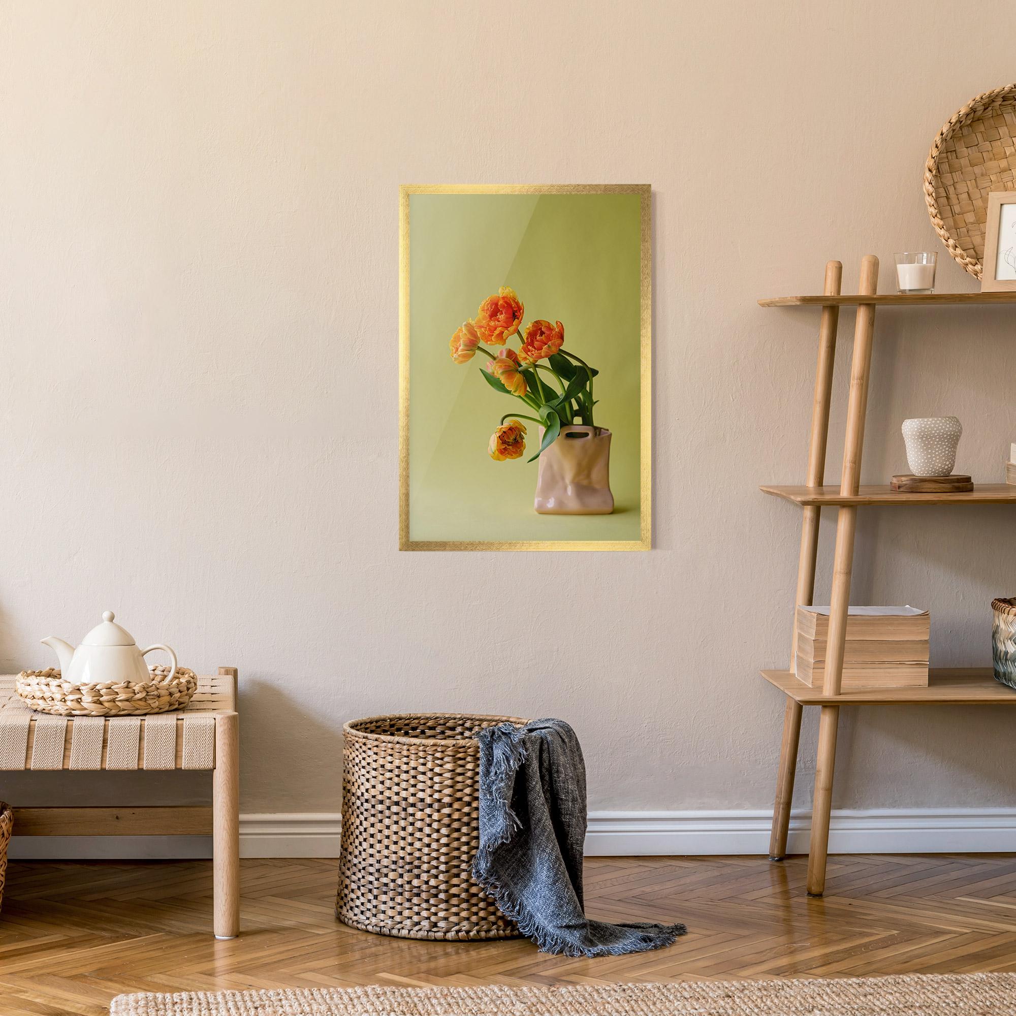 Gerahmte Poster Cream Cool Vase mockup 9