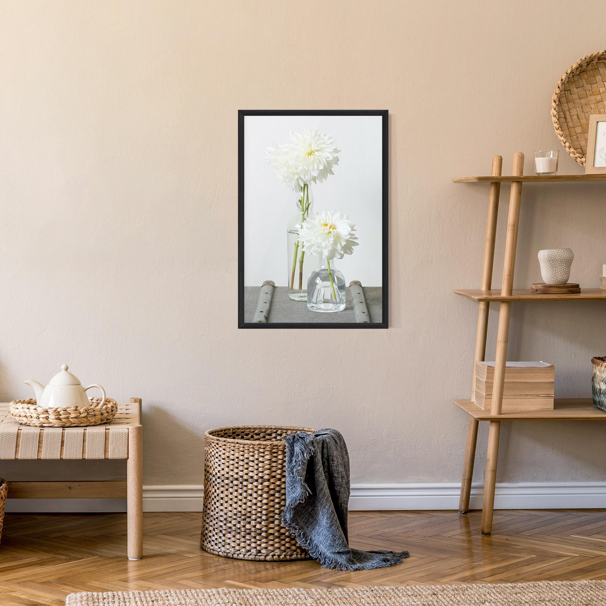 Gerahmte Poster Big Flower Vase mockup 9