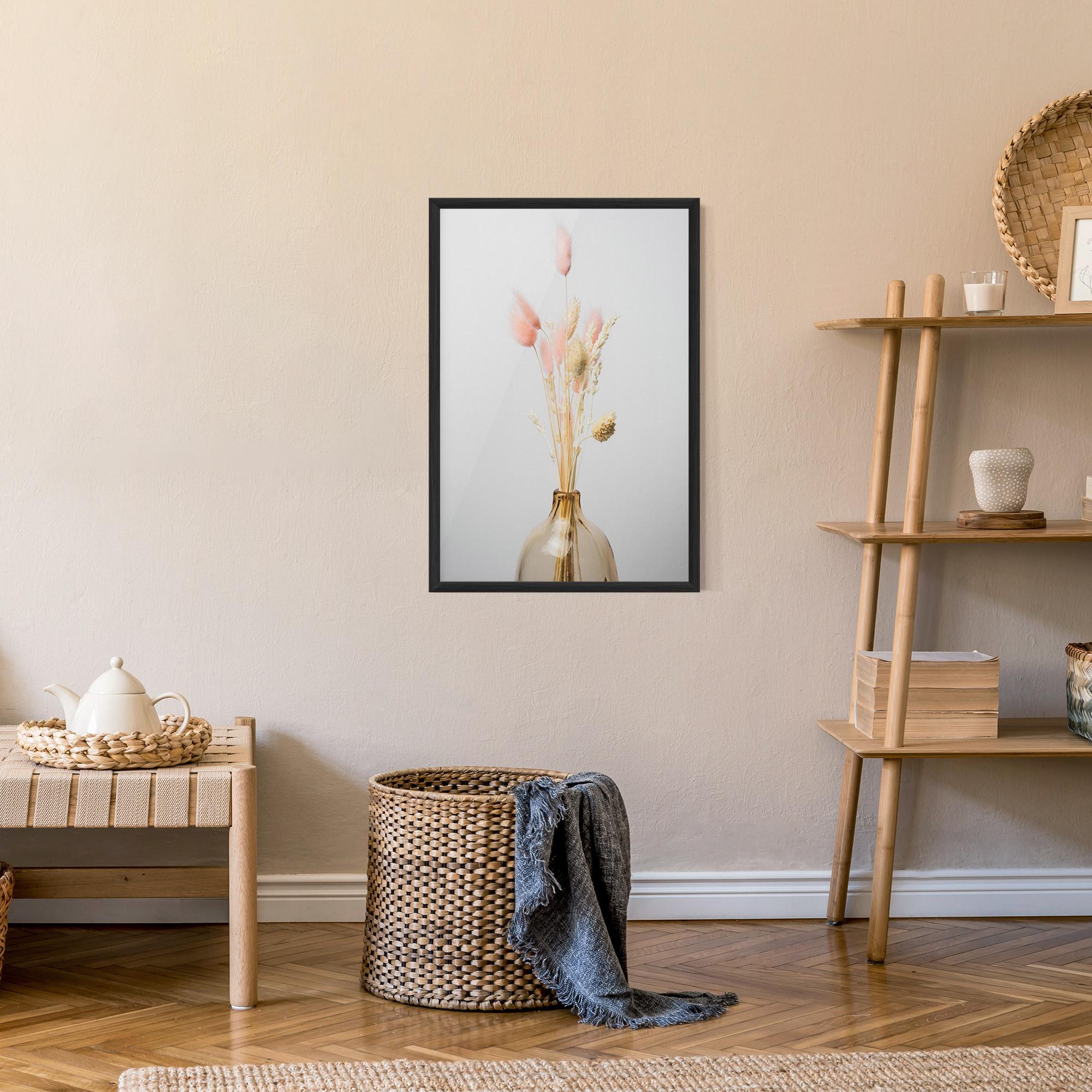 Gerahmte Poster Pink Cream Flower Vase mockup 9