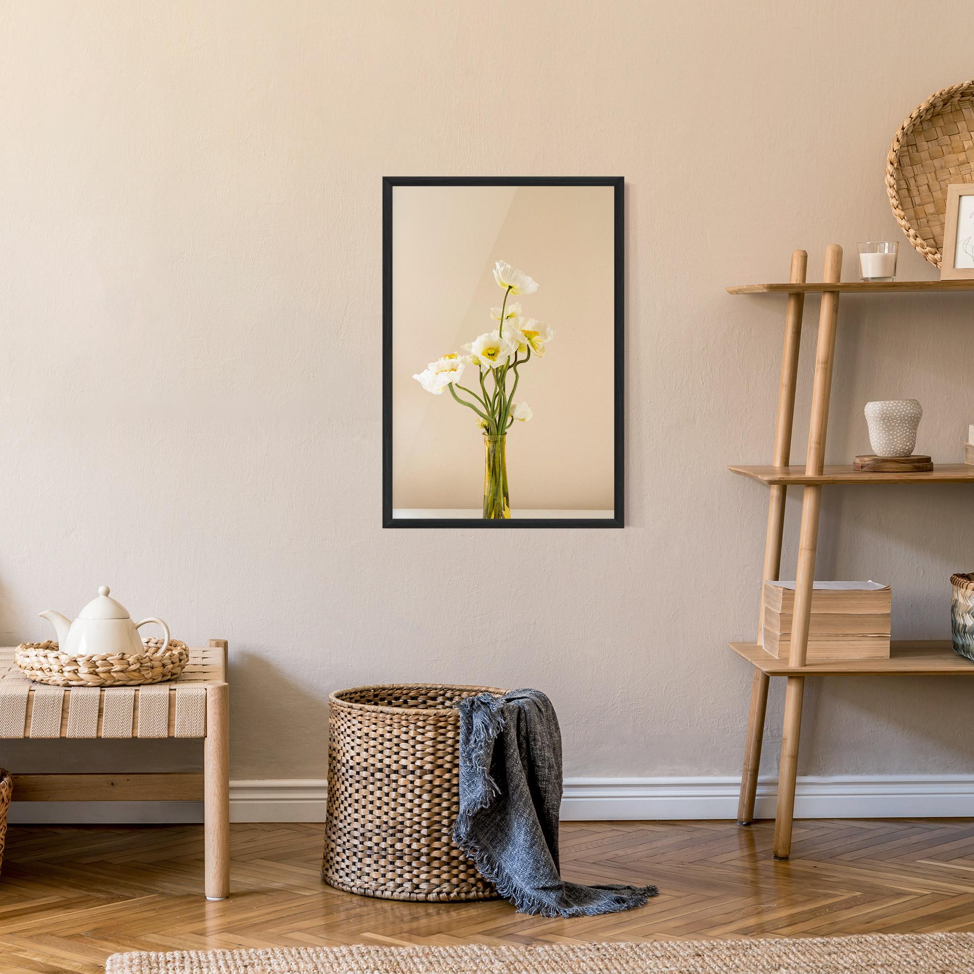 Gerahmte Poster Pretty Vase mockup 9