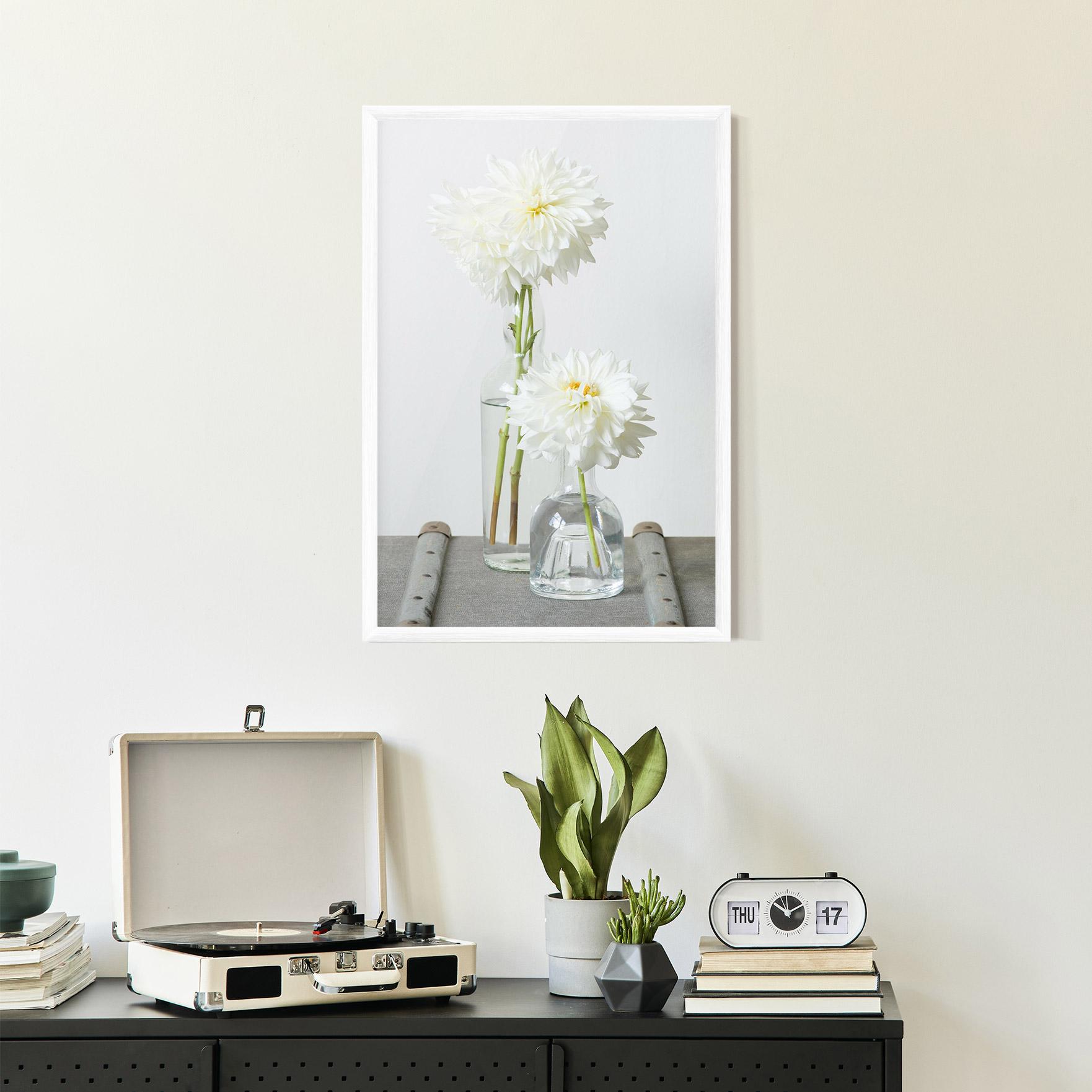 Gerahmte Poster Big Flower Vase mockup 2