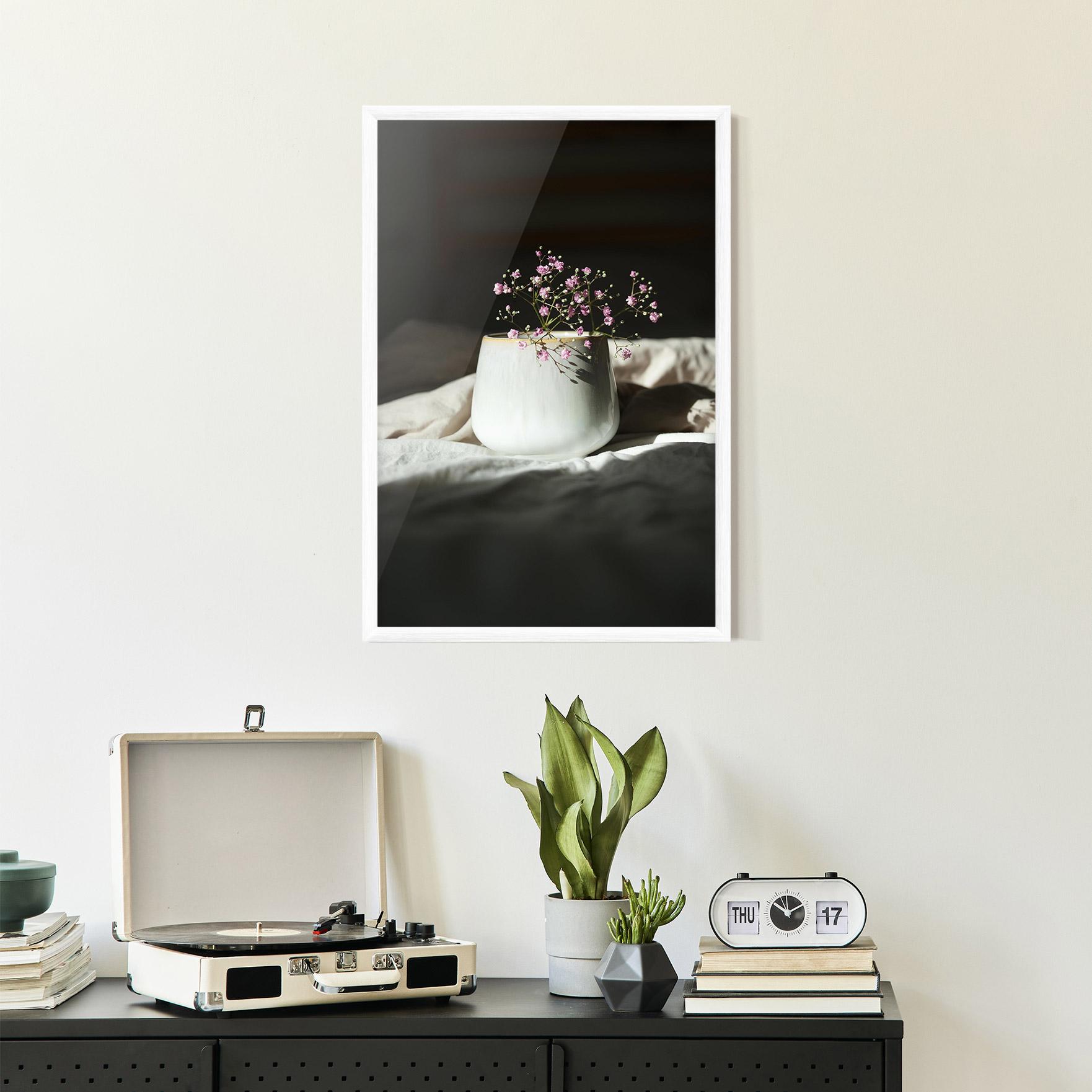 Gerahmte Poster Tiny Purple Pant Vase mockup 2